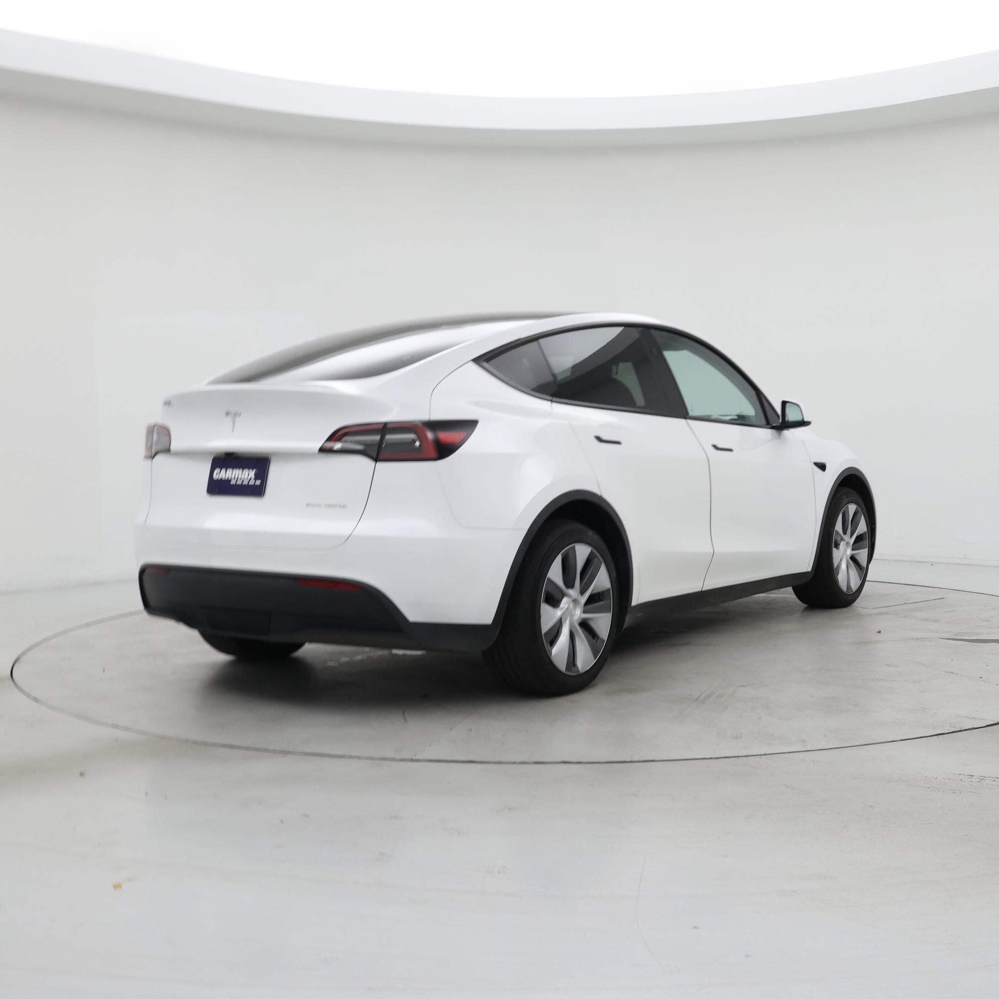 Thumbnail: 2023 Tesla Model Y - 8