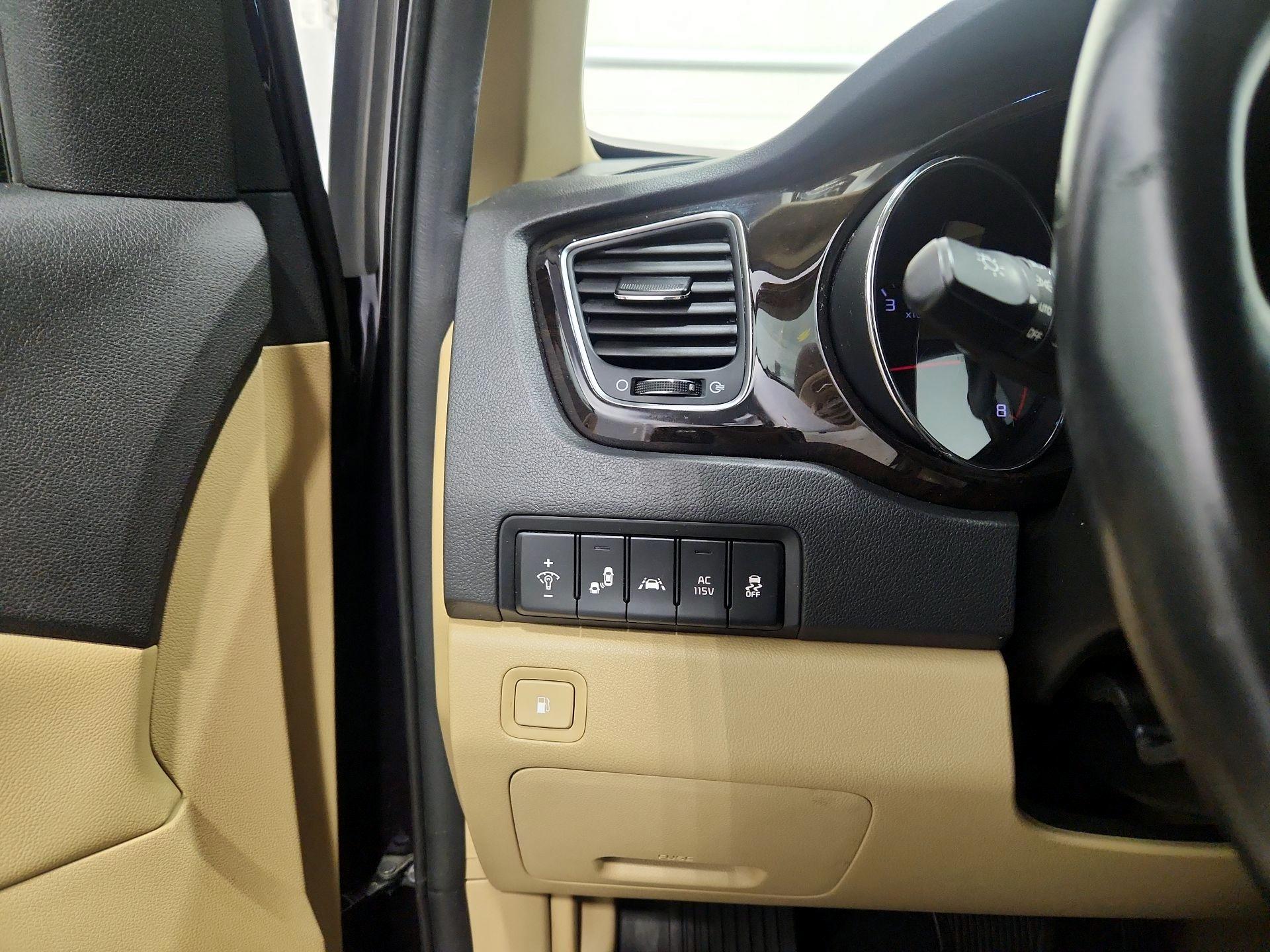 Thumbnail: 2020 Kia Sedona - 13