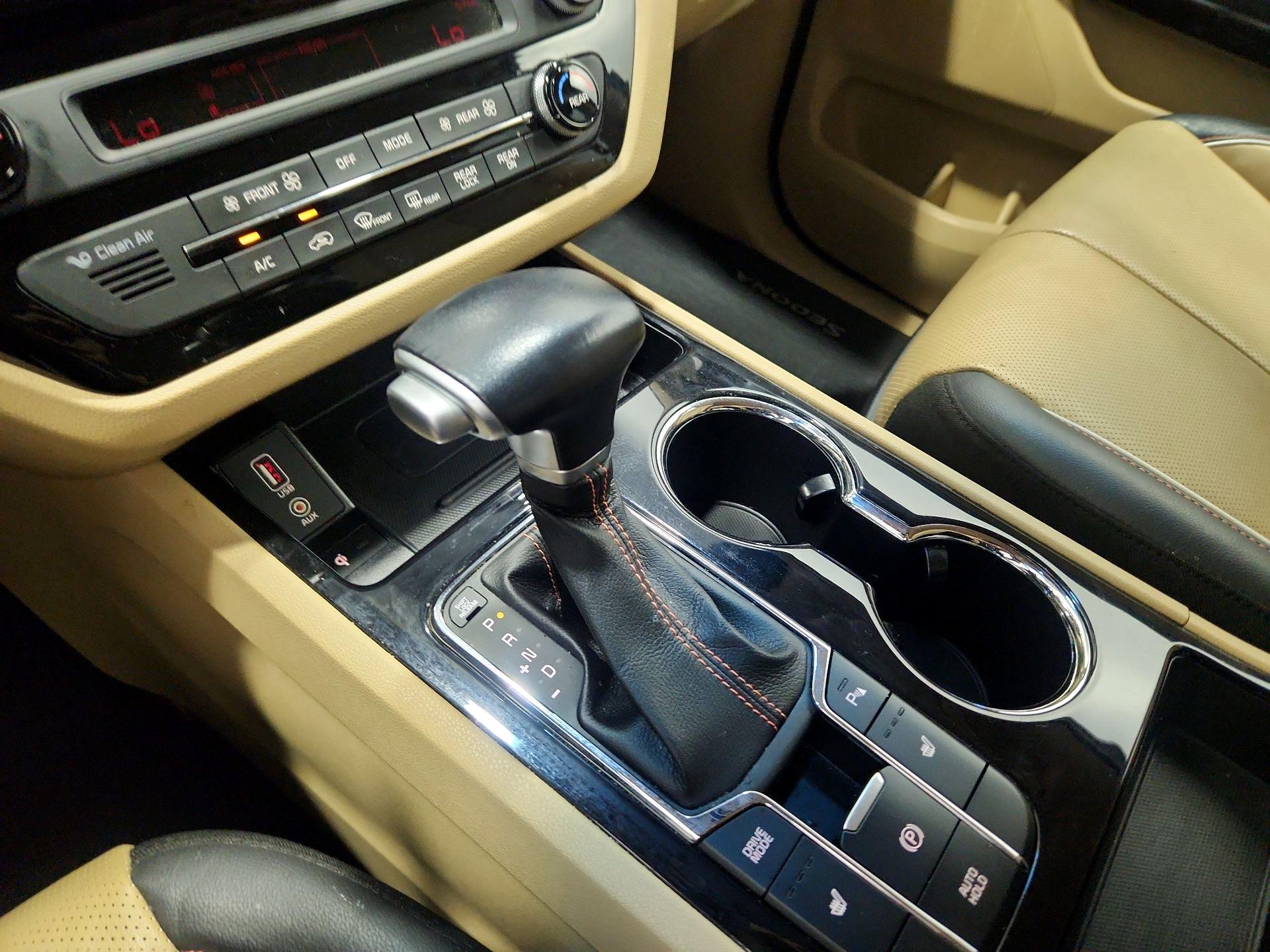 Thumbnail: 2020 Kia Sedona - 17