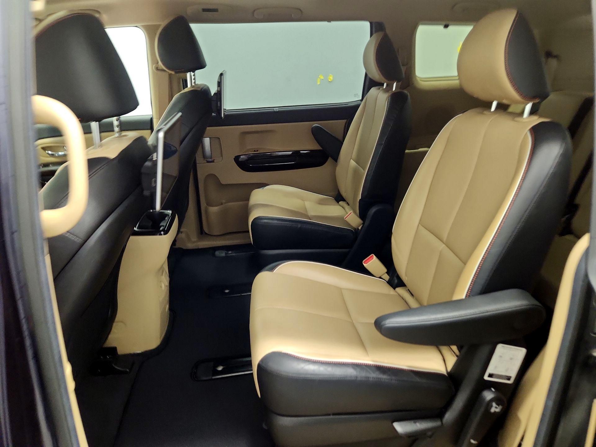 Thumbnail: 2020 Kia Sedona - 20