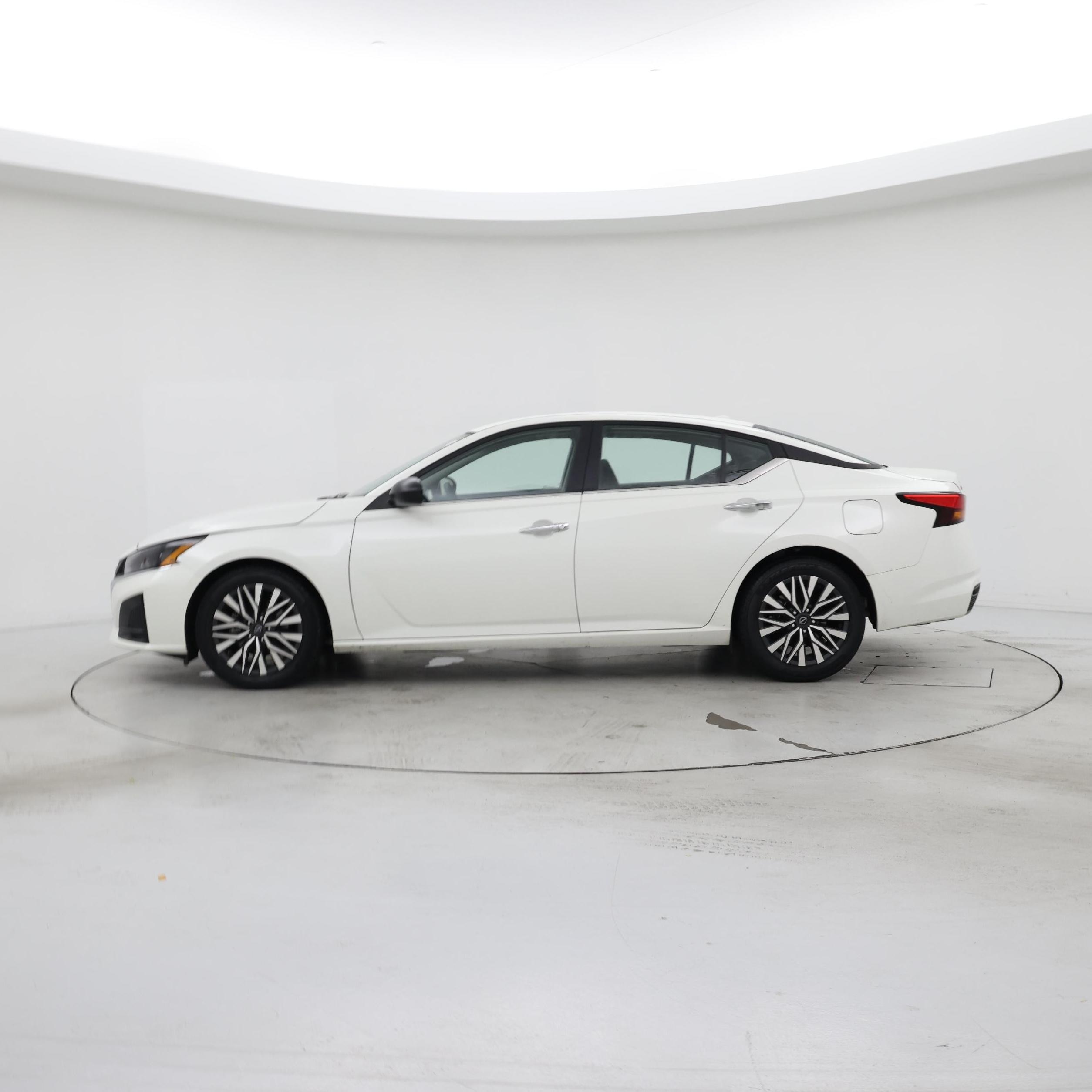Thumbnail: 2024 Nissan Altima - 3