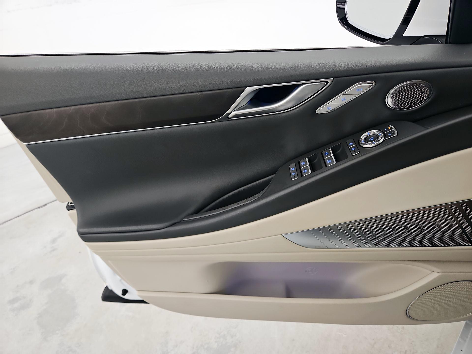 Thumbnail: 2023 Genesis G80 - 12
