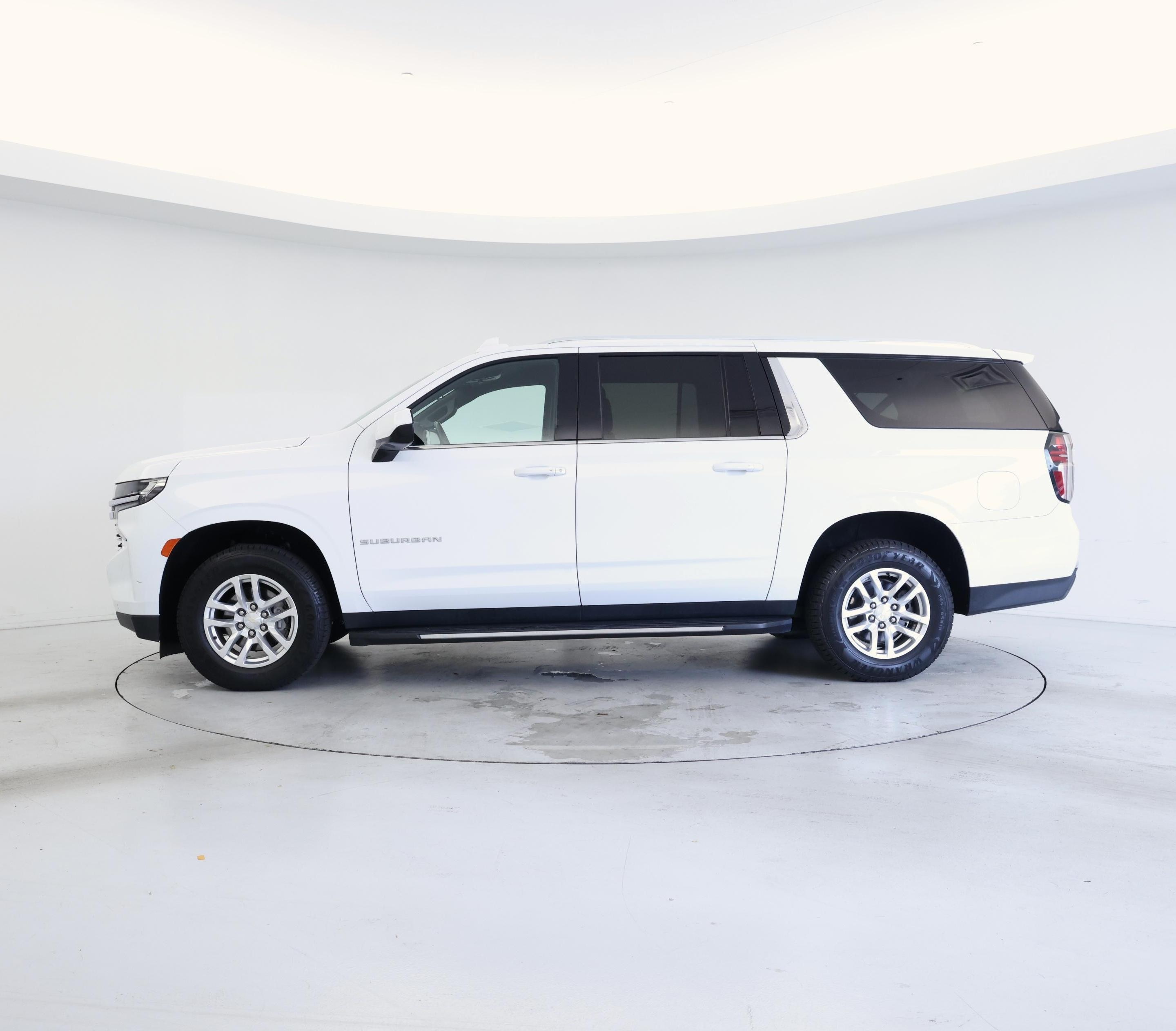 Thumbnail: 2022 Chevrolet Suburban - 3