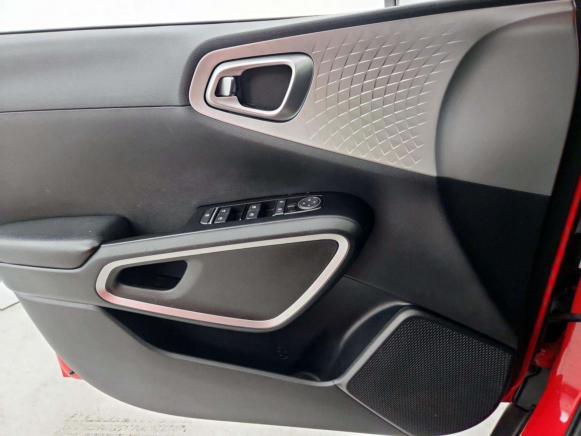 Thumbnail: 2020 Kia Soul - 12