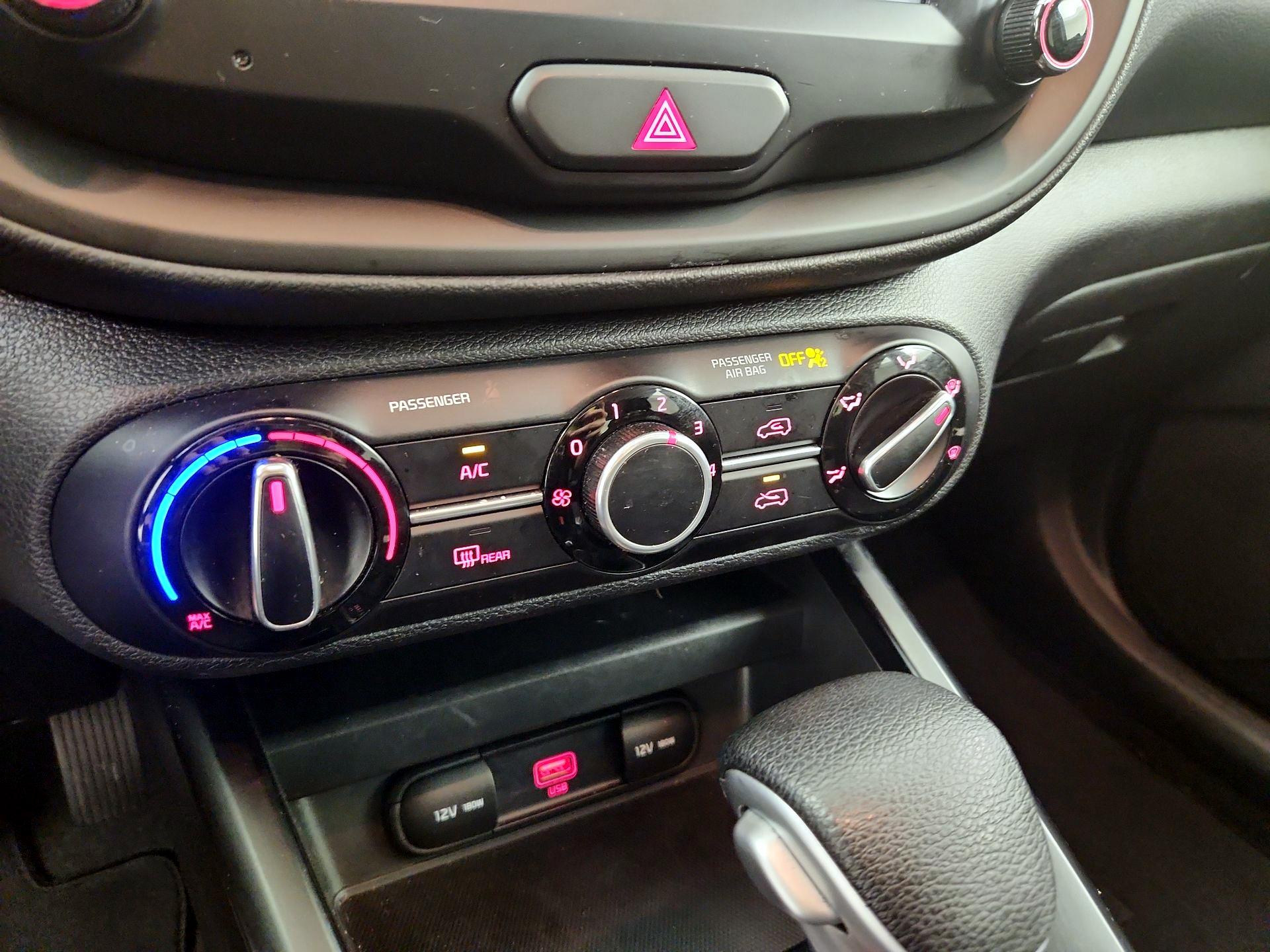 Thumbnail: 2020 Kia Soul - 16