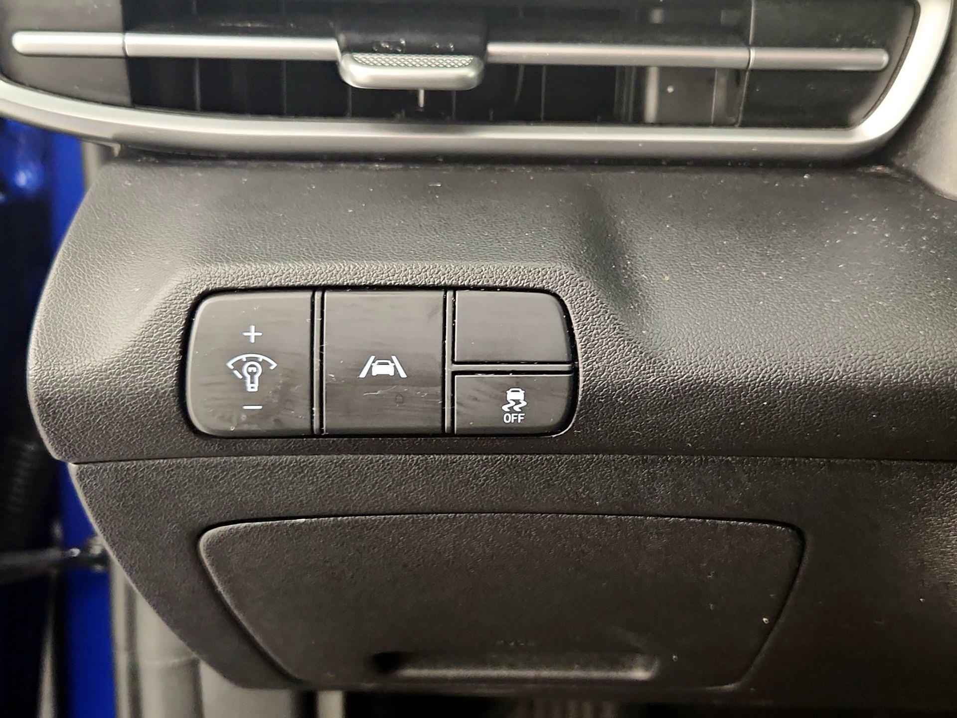 Thumbnail: 2023 Hyundai Elantra - 13