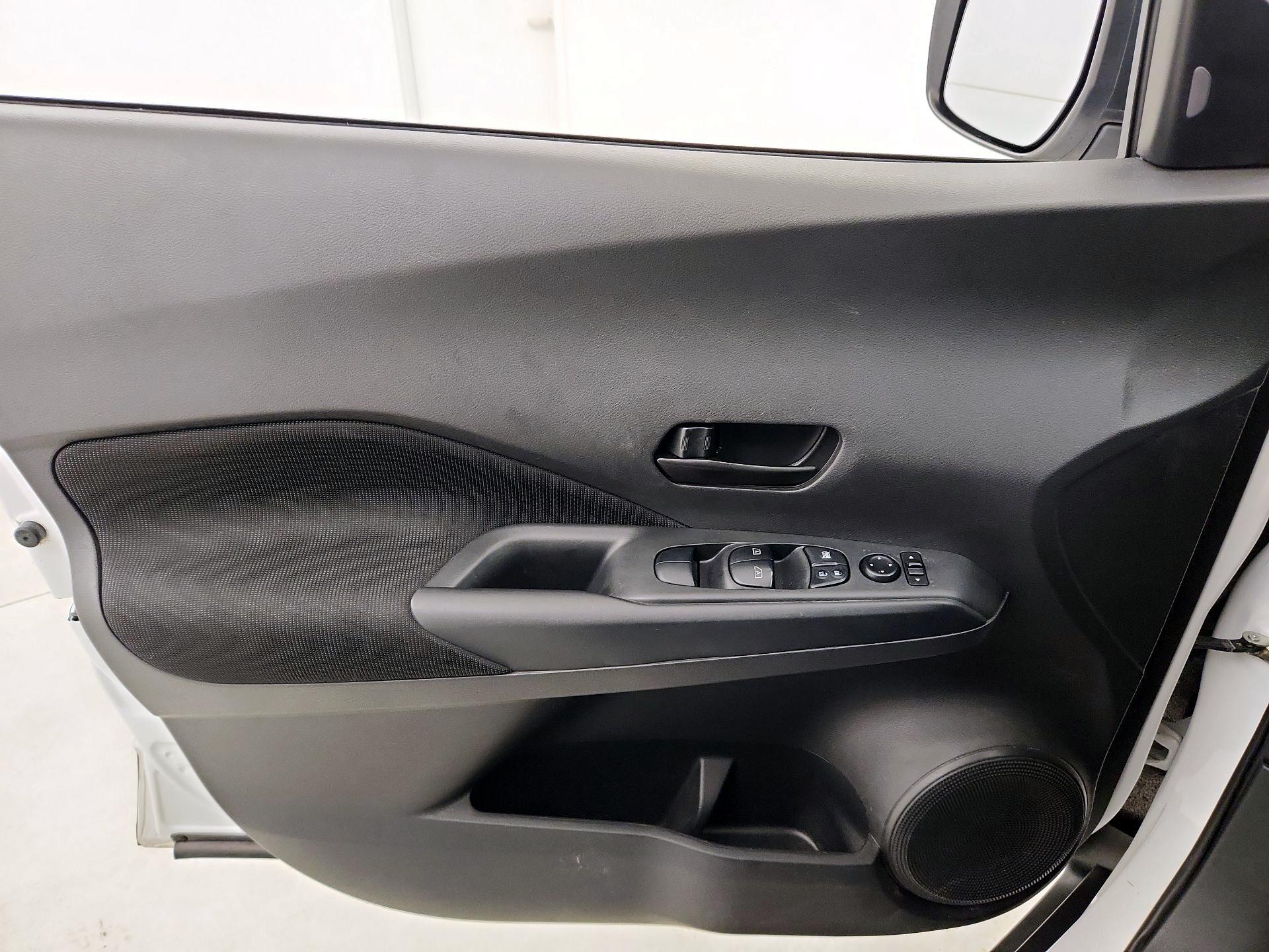 Thumbnail: 2021 Nissan Kicks - 12