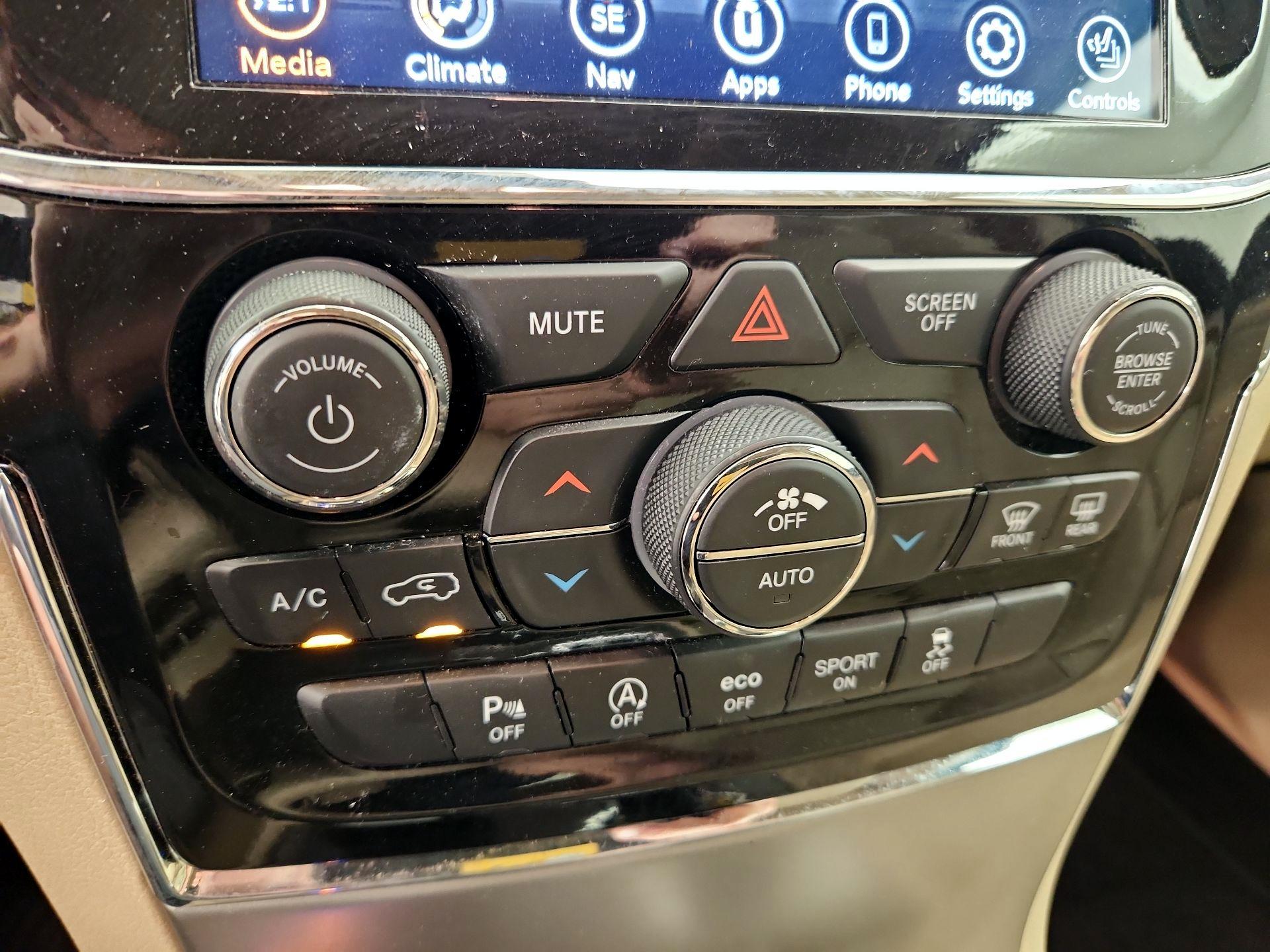 Thumbnail: 2021 Jeep Grand Cherokee - 17