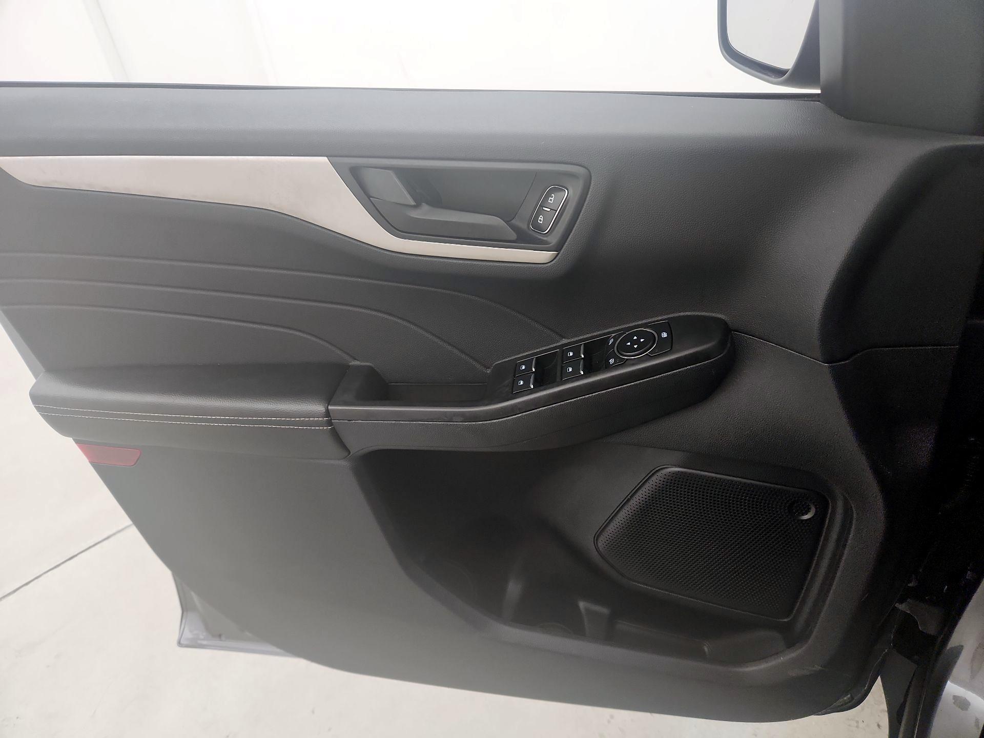 Thumbnail: 2022 Ford Escape - 12