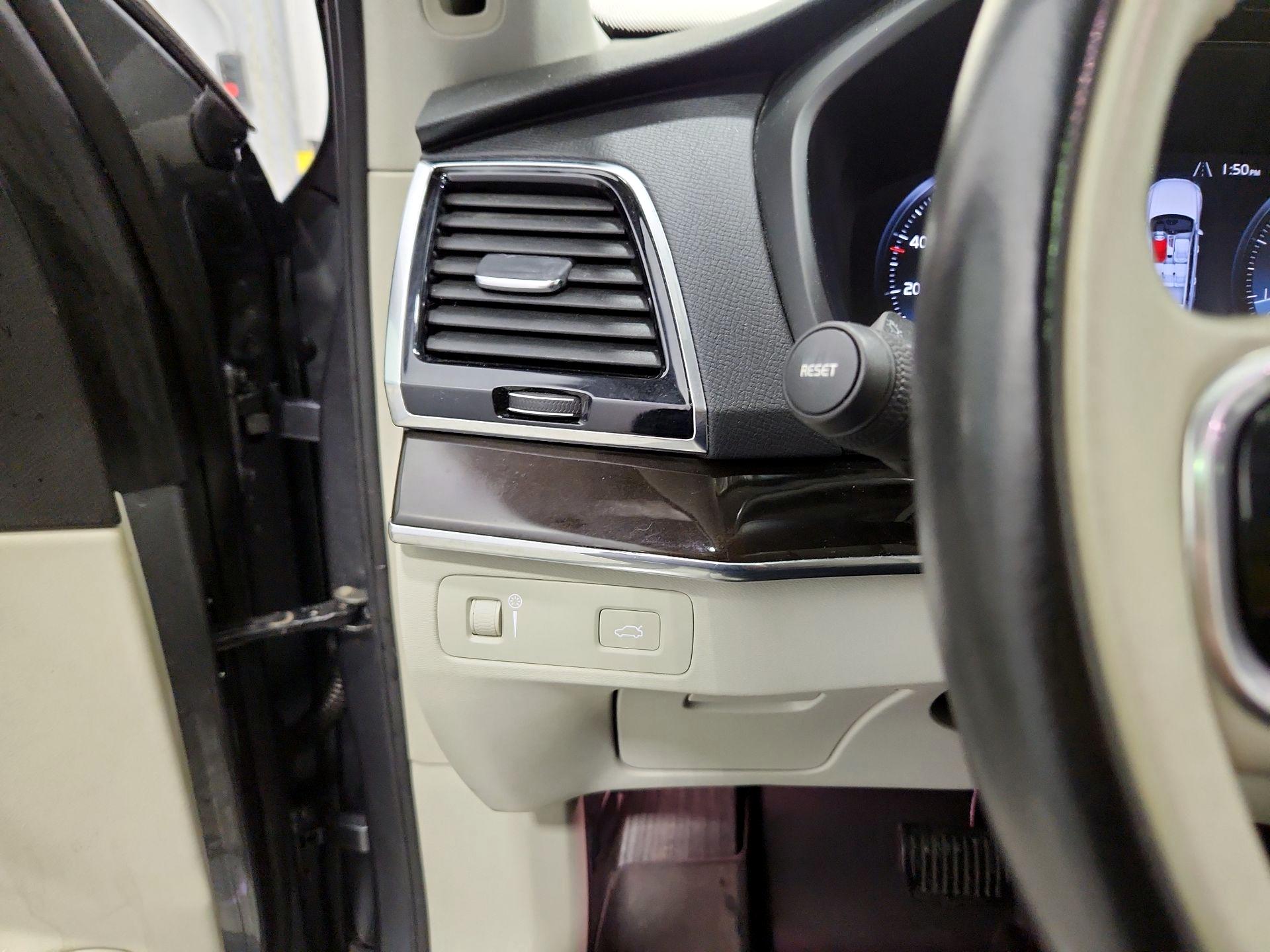 Thumbnail: 2018 Volvo XC90 - 13