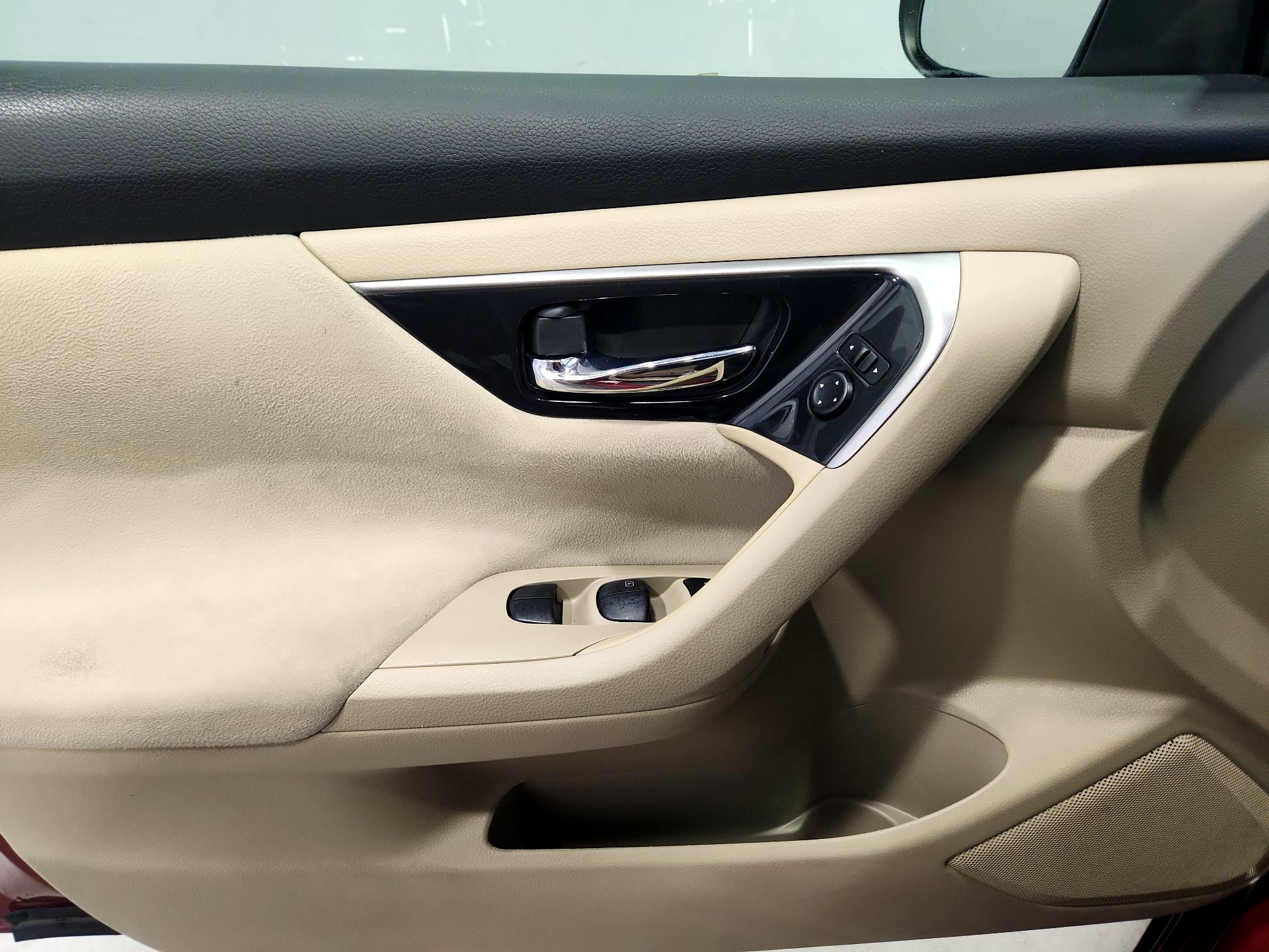 Thumbnail: 2014 Nissan Altima - 12