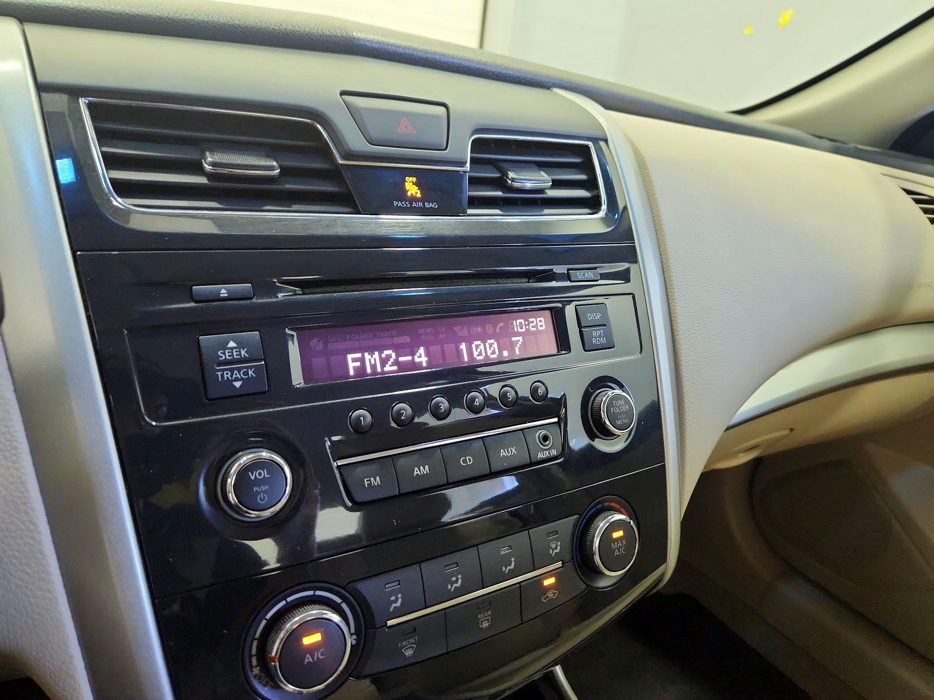Thumbnail: 2014 Nissan Altima - 14
