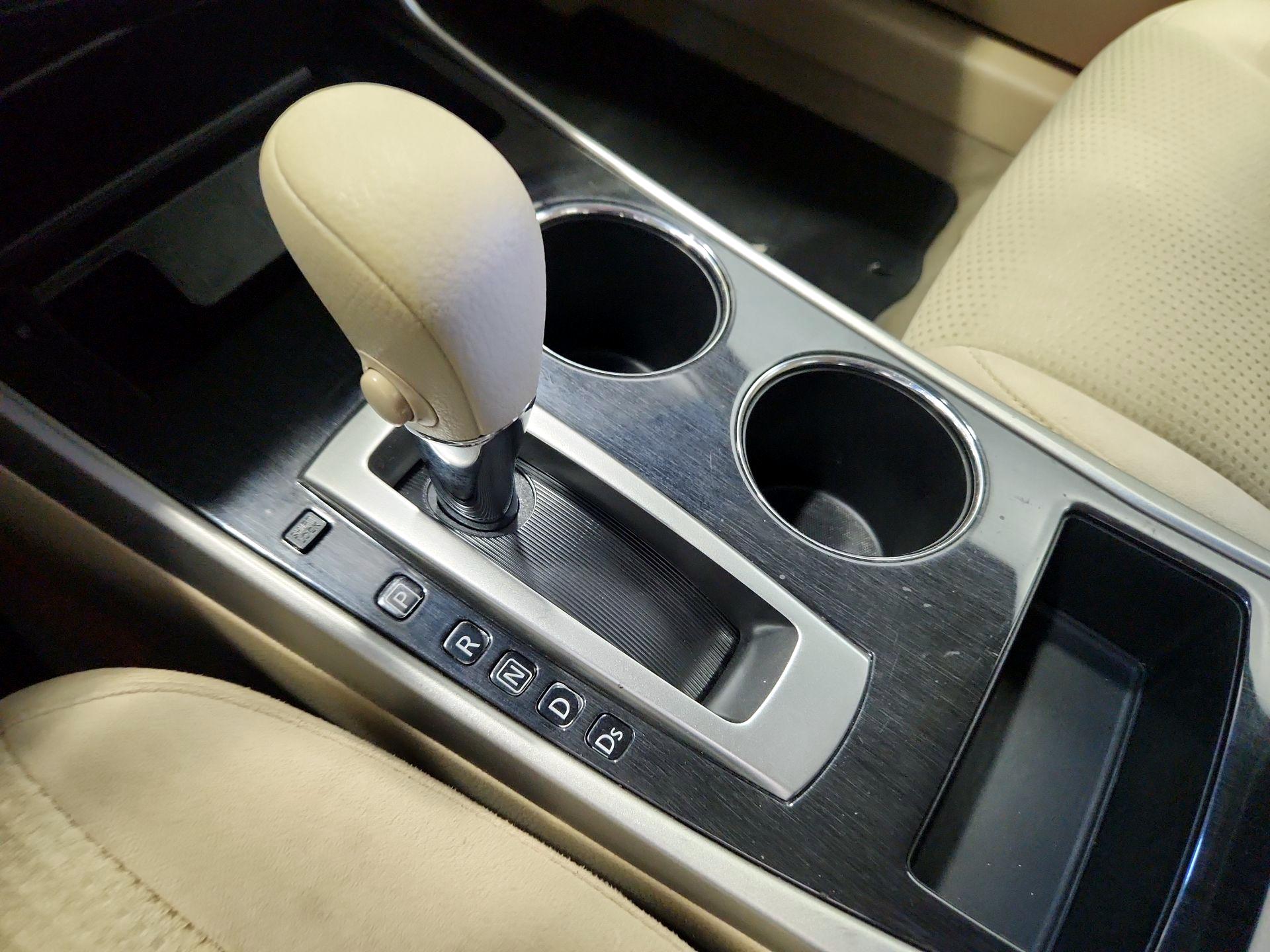 Thumbnail: 2014 Nissan Altima - 16