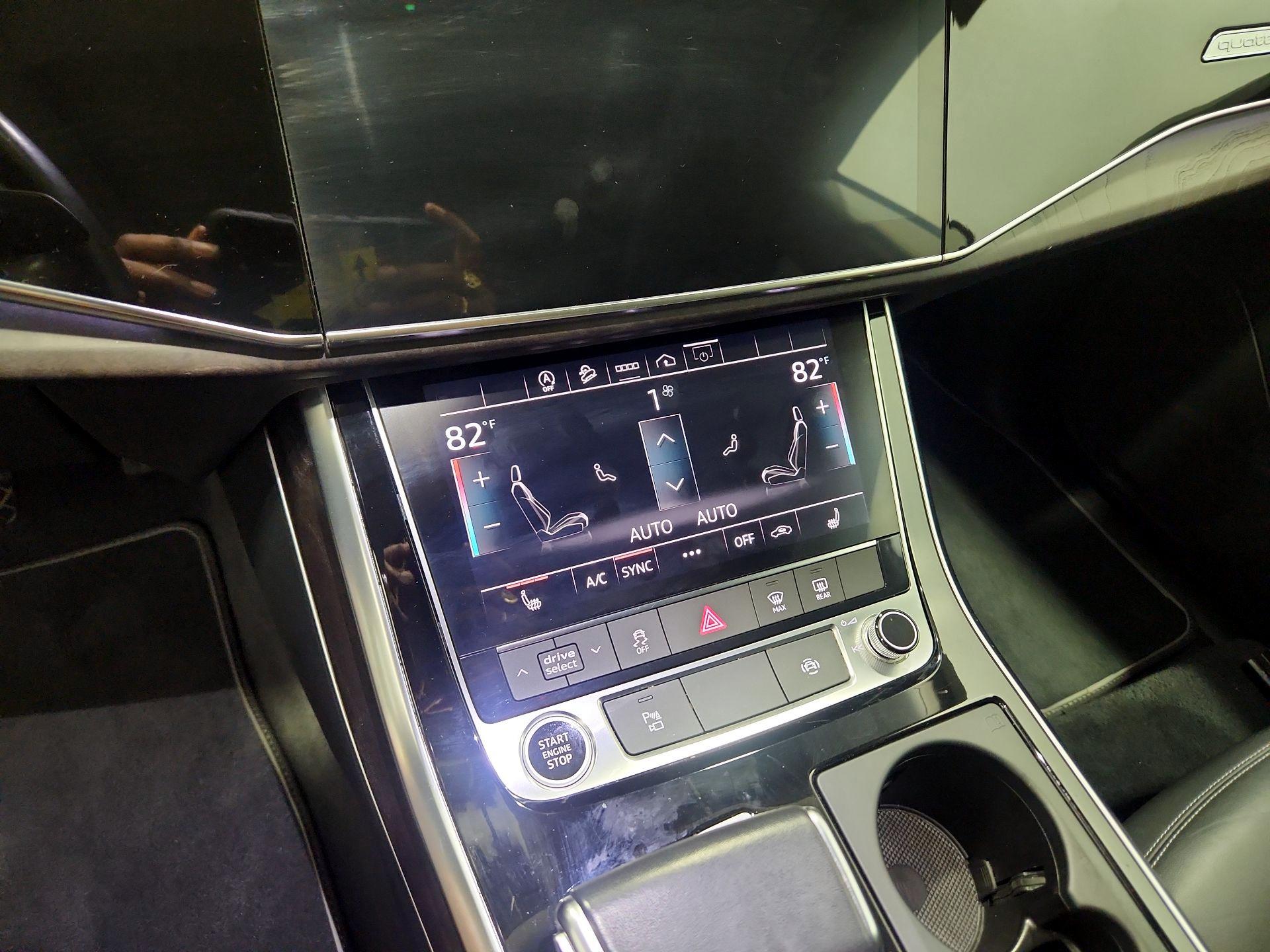 Thumbnail: 2021 Audi Q8 - 16