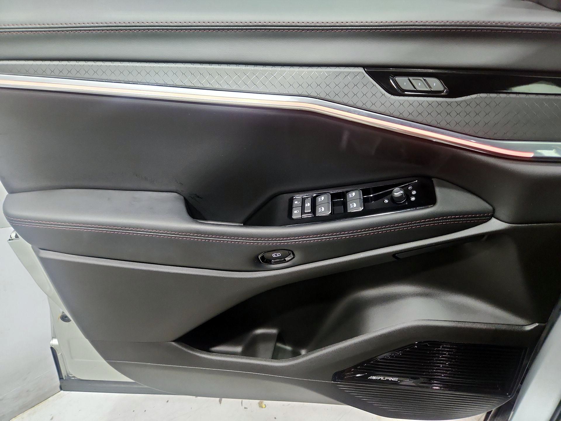 Thumbnail: 2025 Jeep Wagoneer S - 12