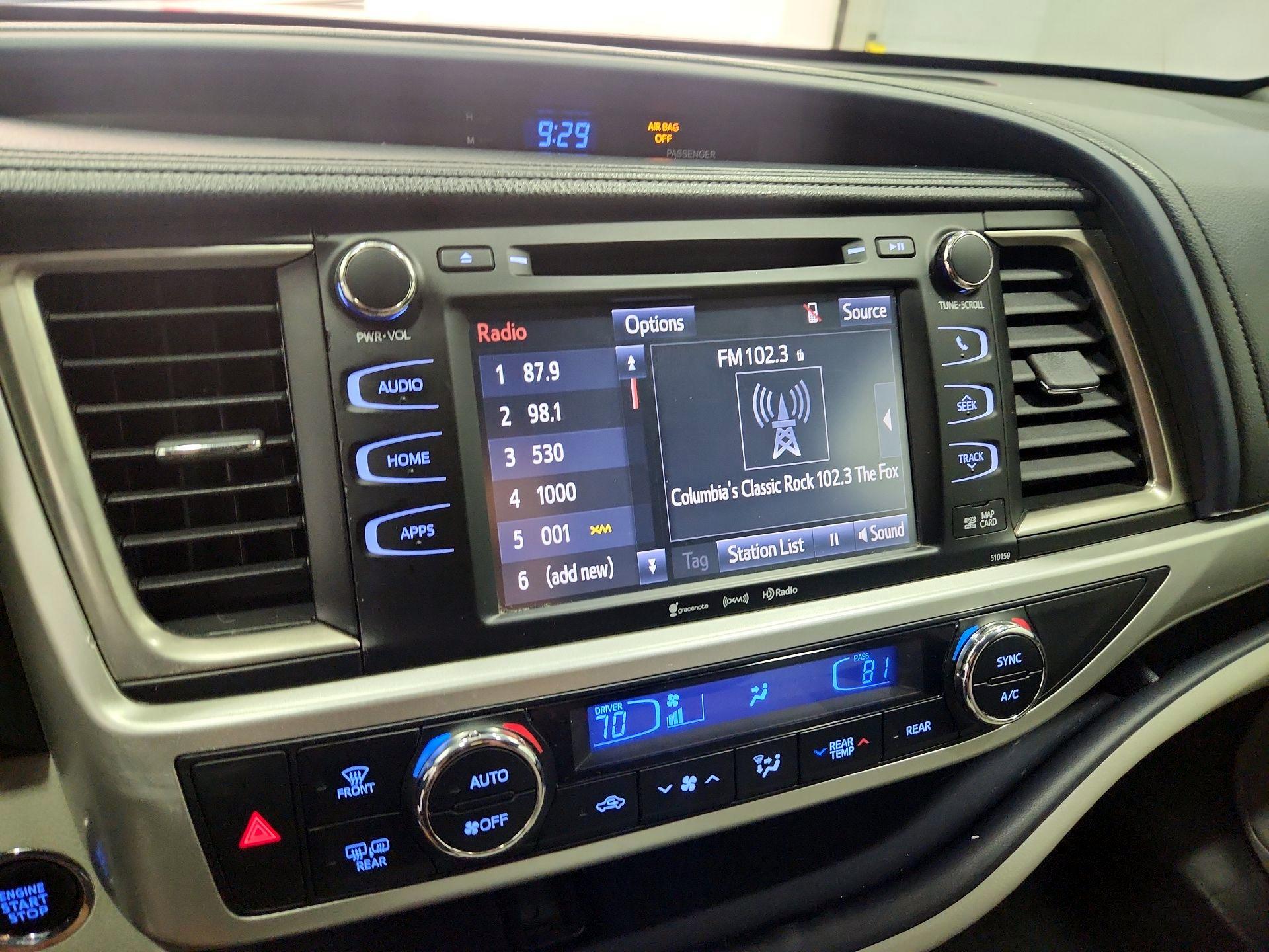 Thumbnail: 2016 Toyota Highlander - 15