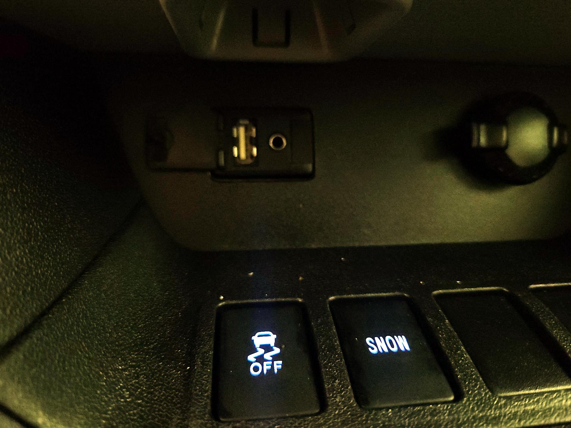 Thumbnail: 2016 Toyota Highlander - 18