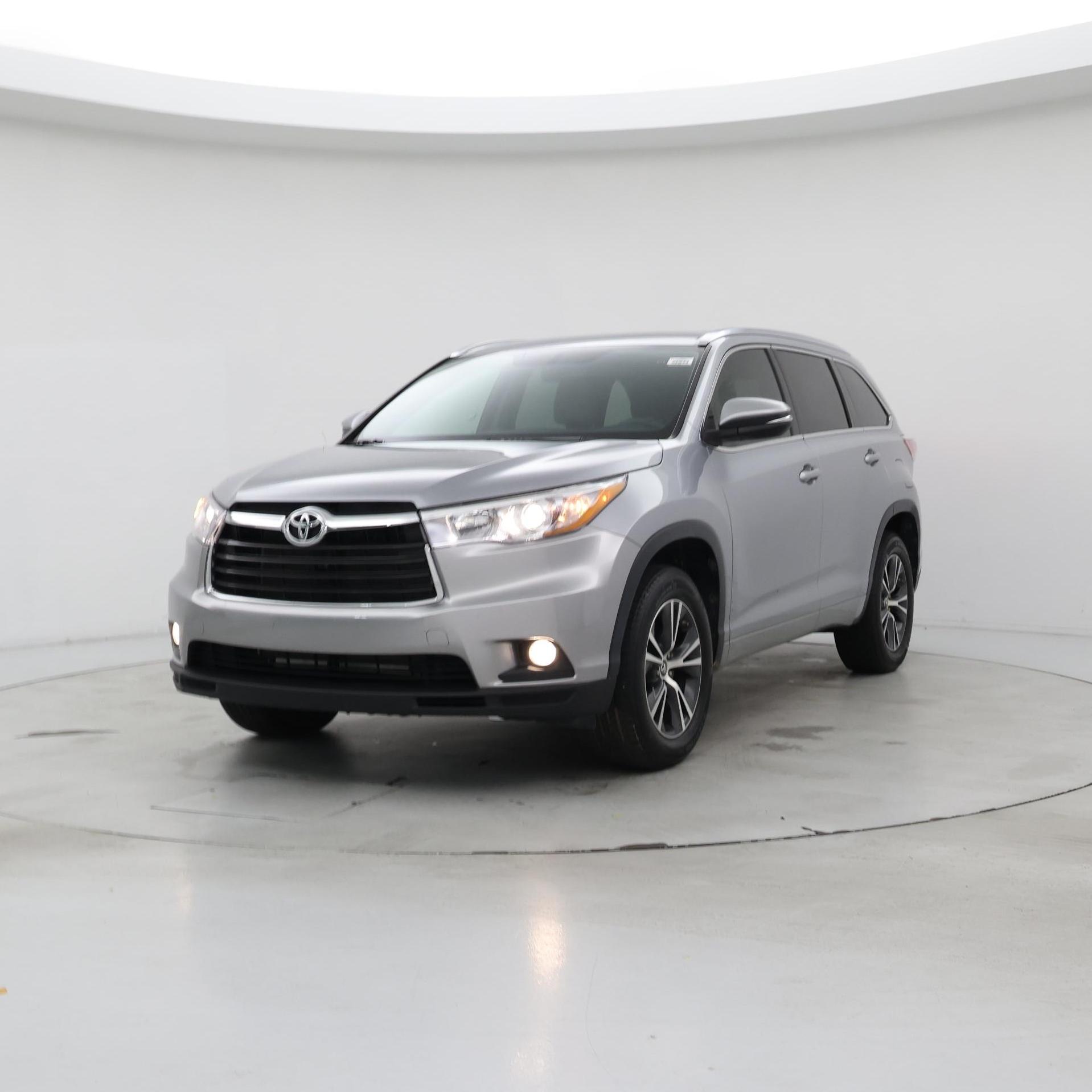 Thumbnail: 2016 Toyota Highlander - 4
