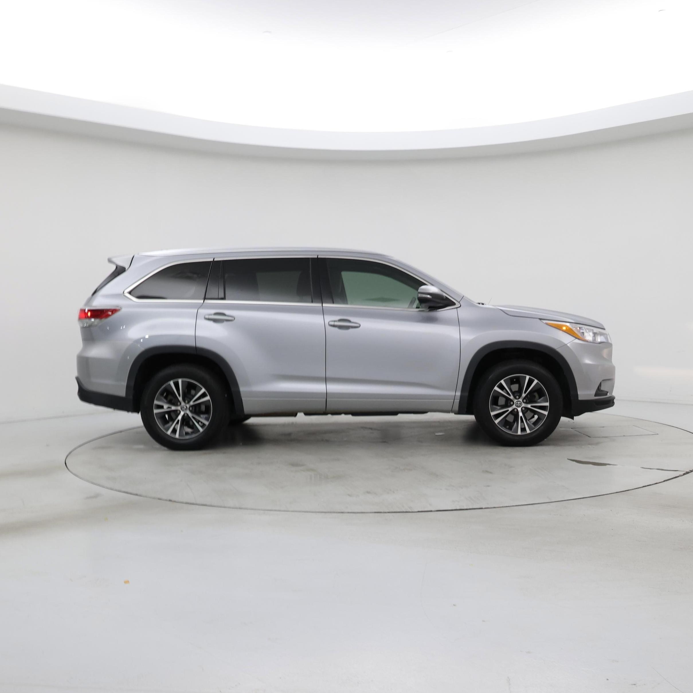 Thumbnail: 2016 Toyota Highlander - 7