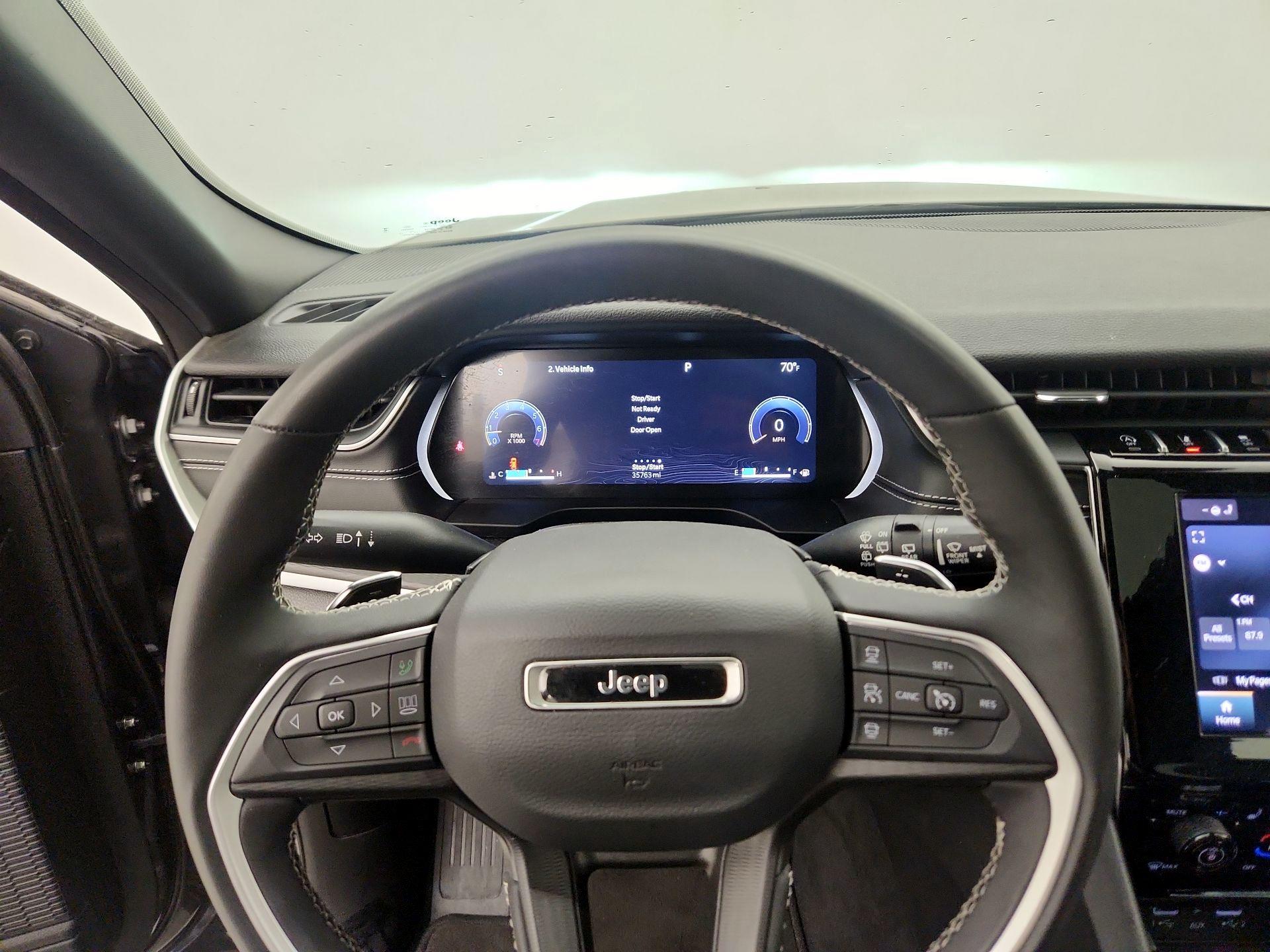 Thumbnail: 2023 Jeep Grand Cherokee - 10
