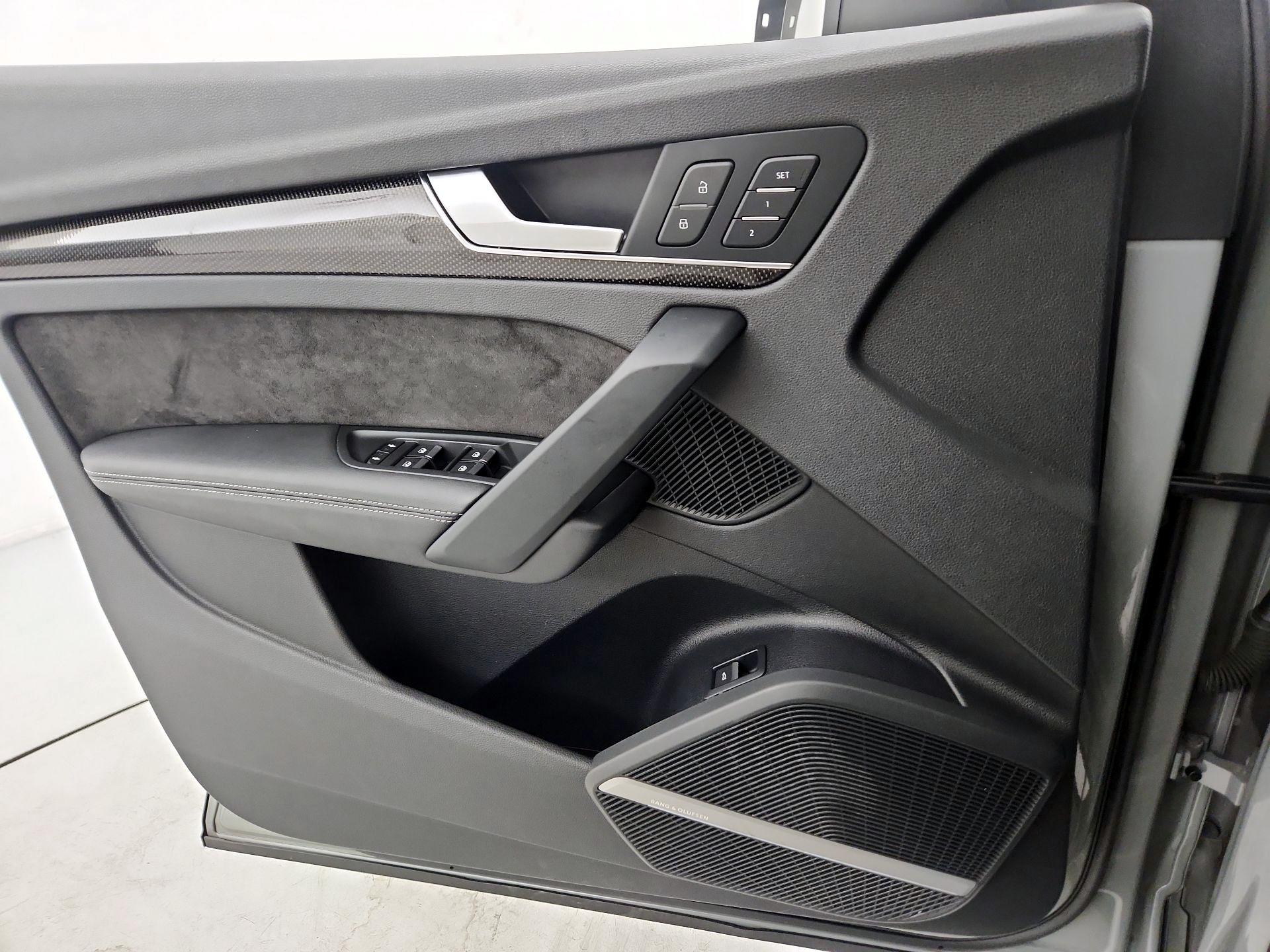 Thumbnail: 2019 Audi SQ5 - 12