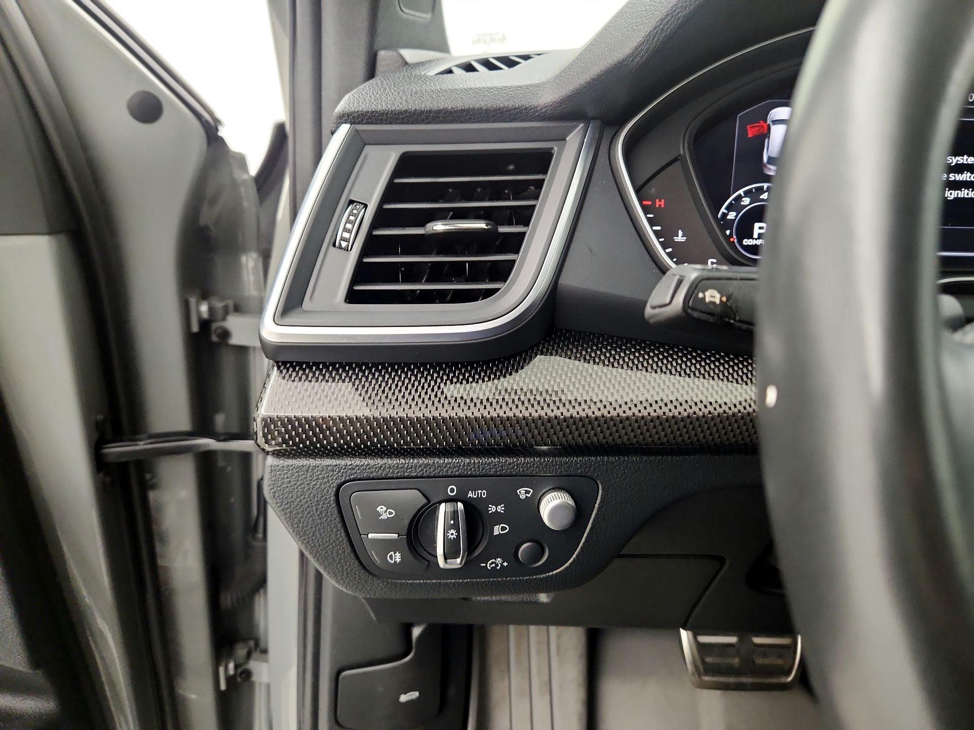 Thumbnail: 2019 Audi SQ5 - 13
