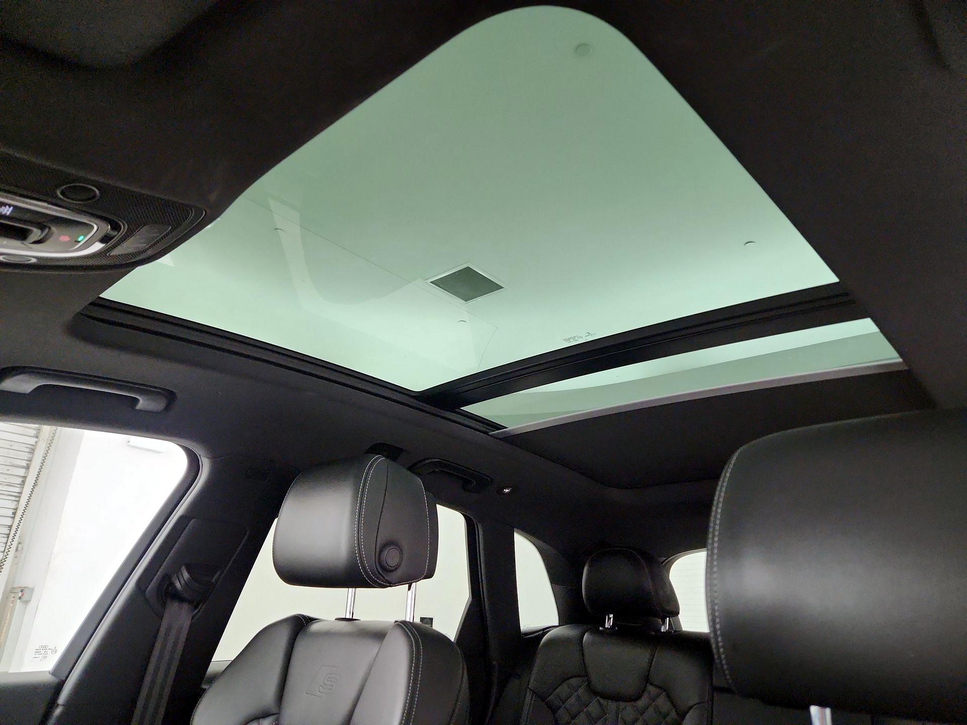Thumbnail: 2019 Audi SQ5 - 20