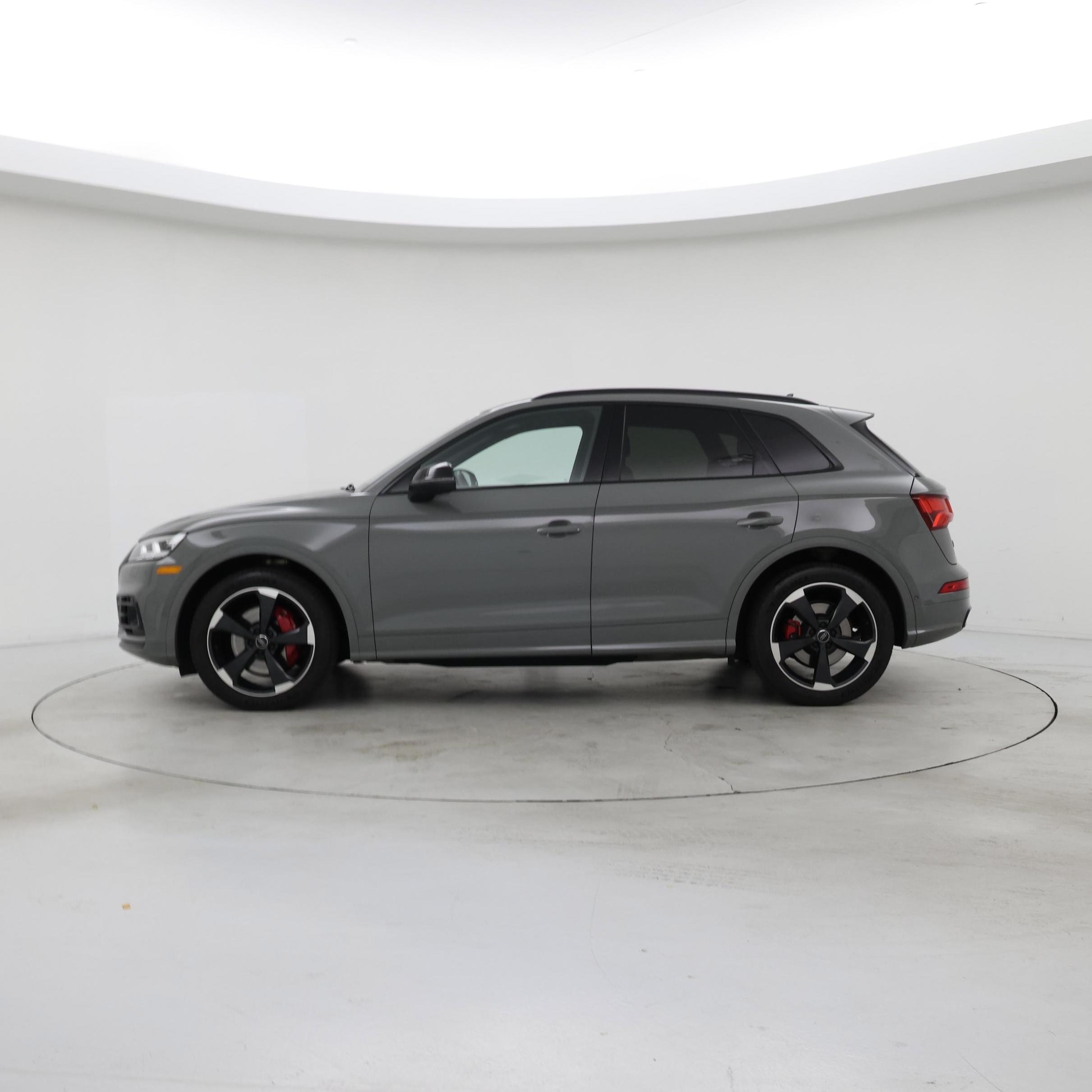 Thumbnail: 2019 Audi SQ5 - 3