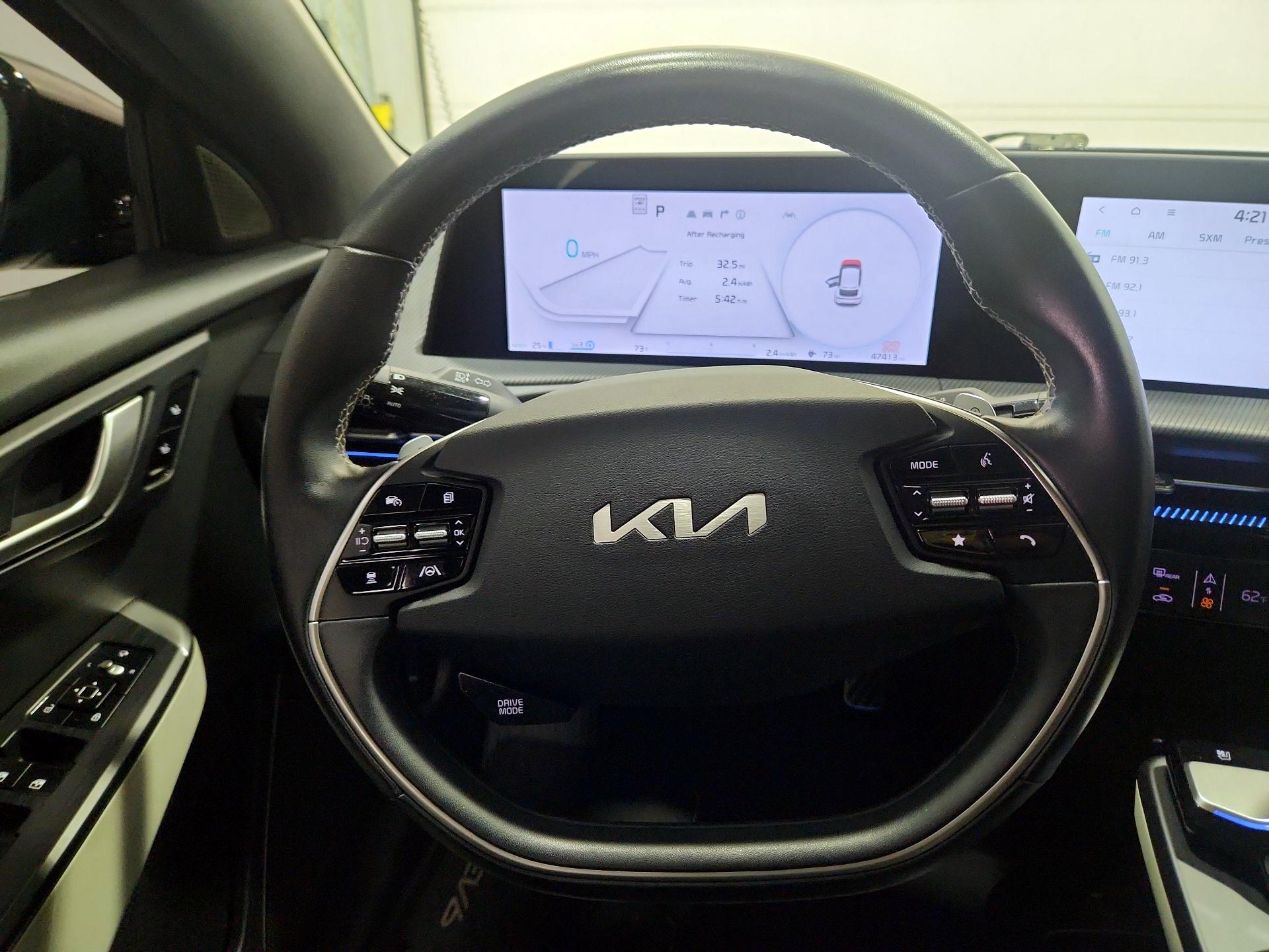 Thumbnail: 2022 Kia EV6 - 10