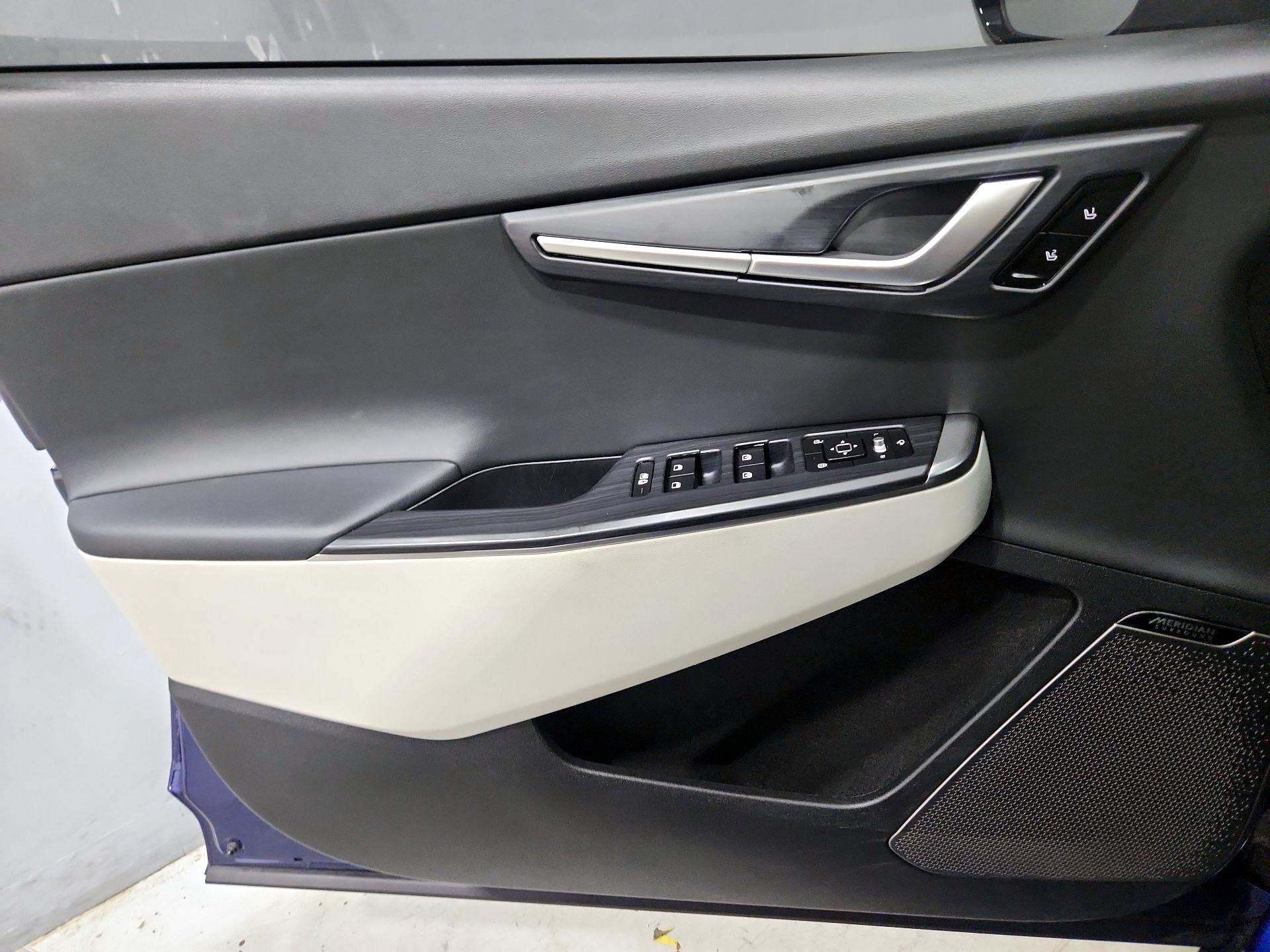 Thumbnail: 2022 Kia EV6 - 12