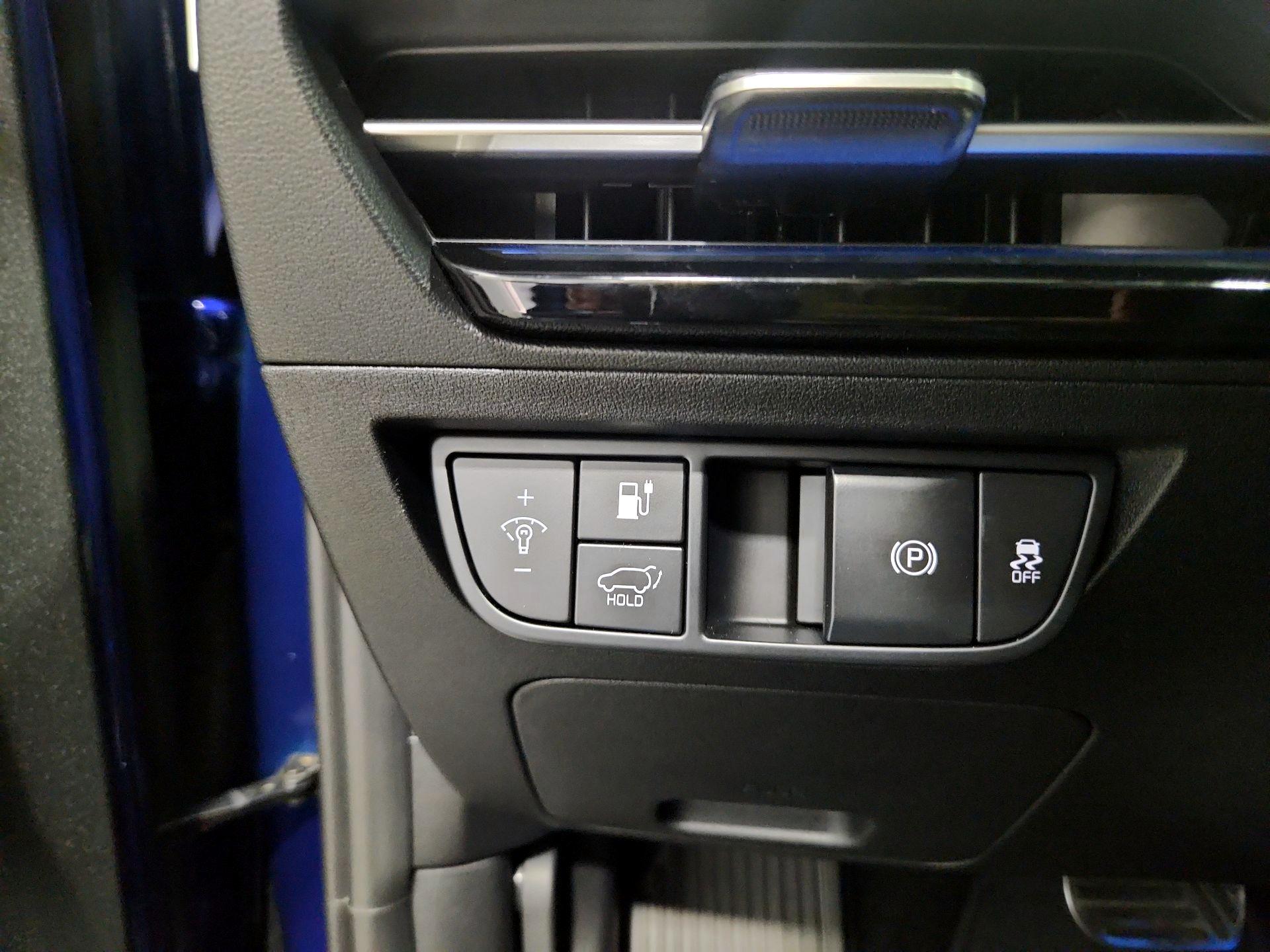 Thumbnail: 2022 Kia EV6 - 13