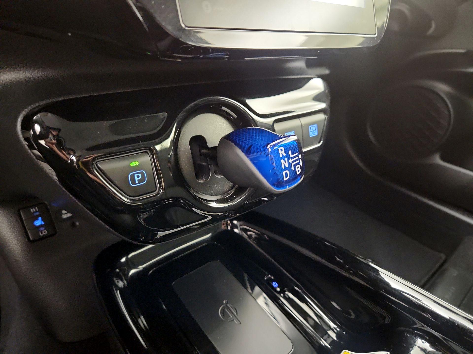 Thumbnail: 2018 Toyota Prius - 18