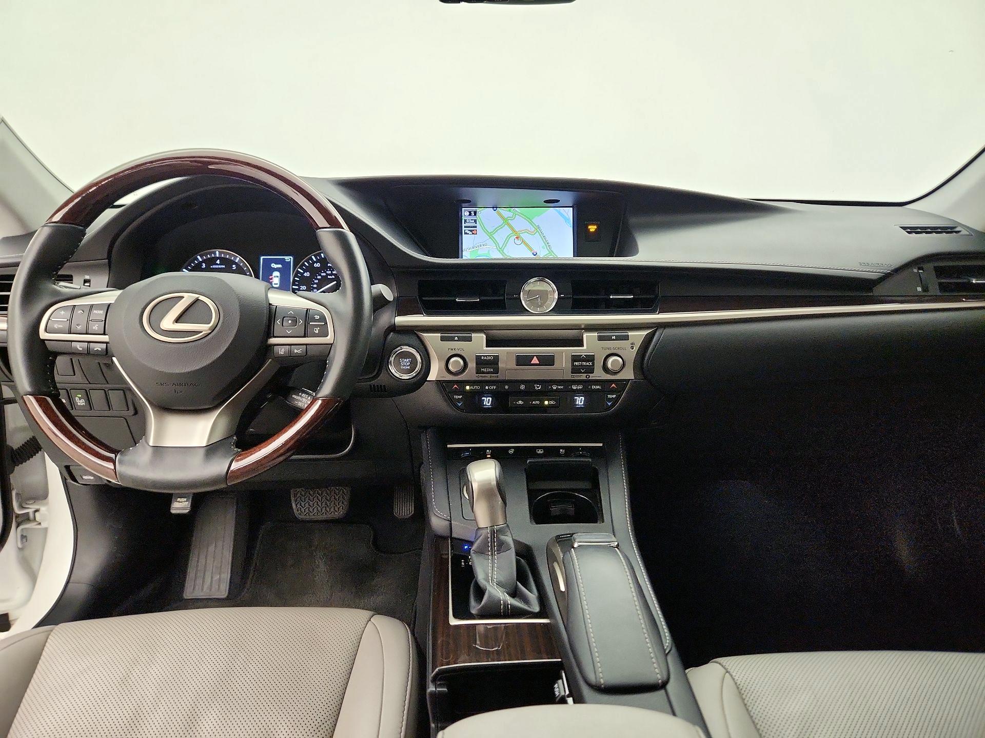 Thumbnail: 2018 Lexus ES - 9