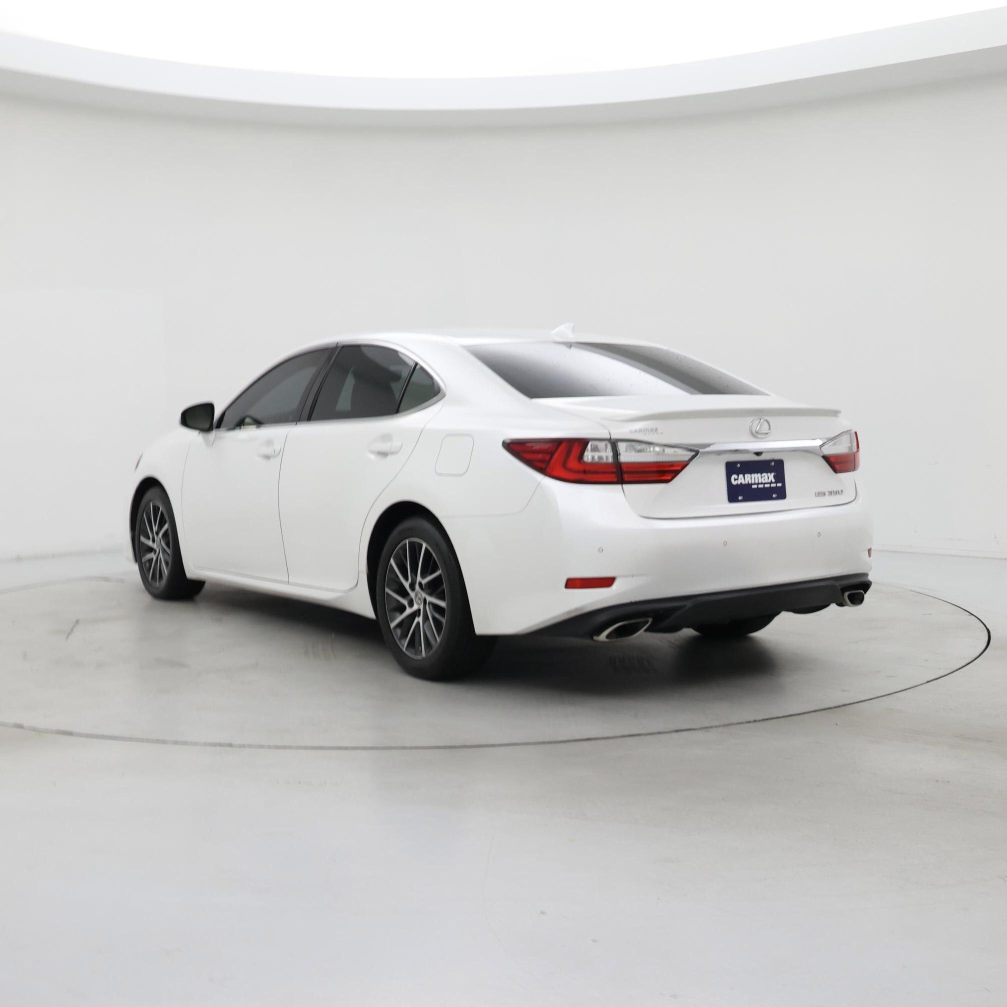 Thumbnail: 2018 Lexus ES - 2