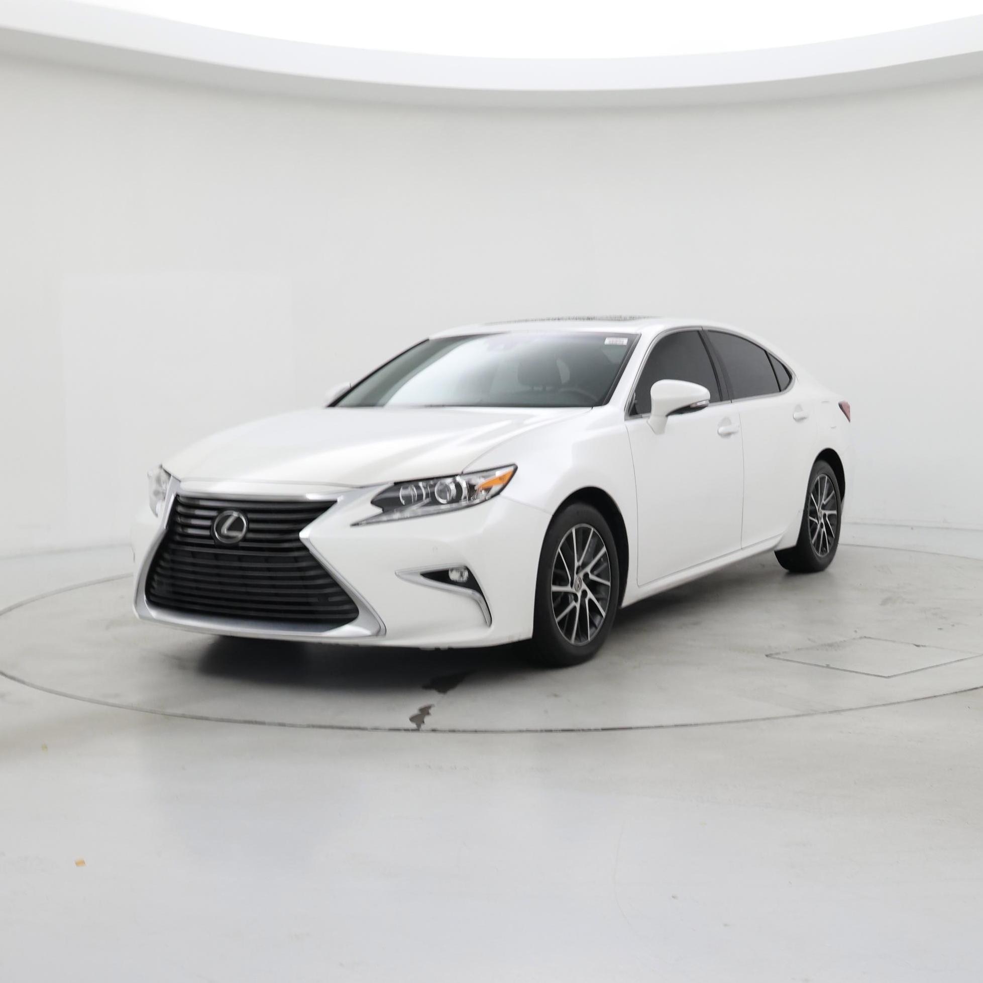 Thumbnail: 2018 Lexus ES - 4