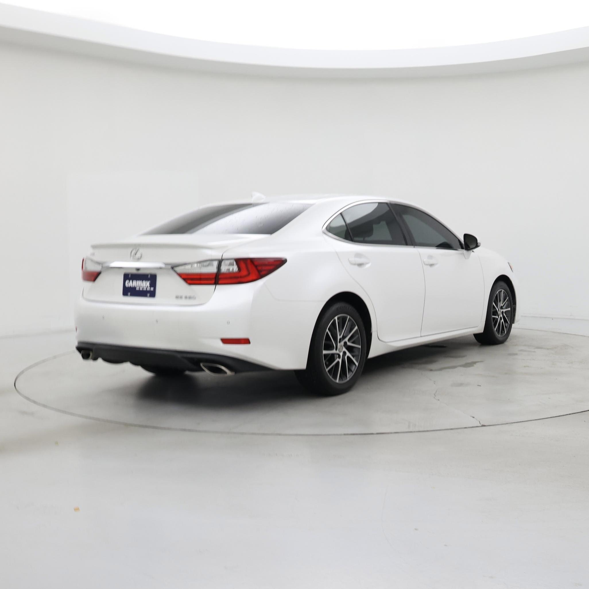 Thumbnail: 2018 Lexus ES - 8