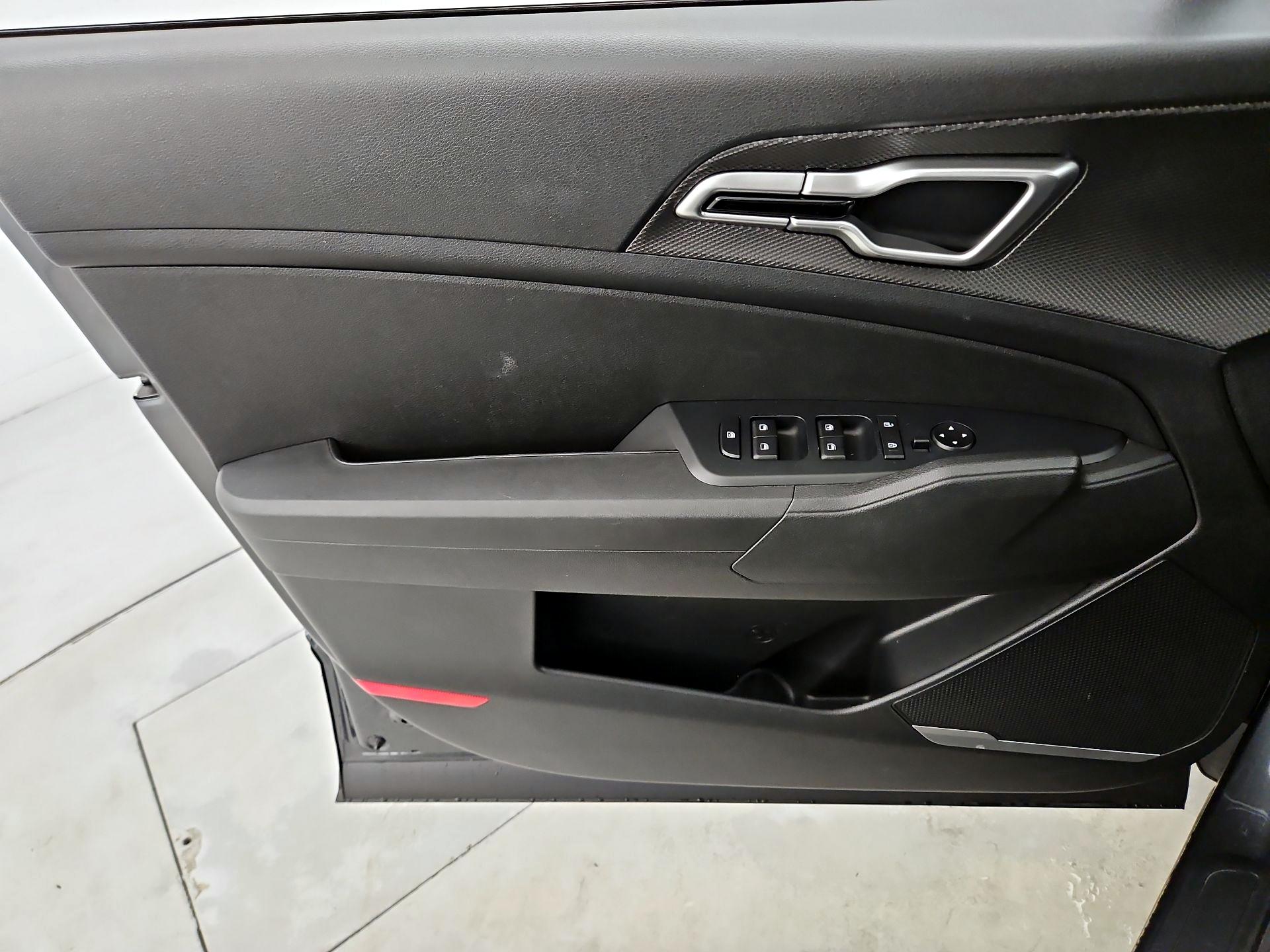 Thumbnail: 2023 Kia Sportage - 12