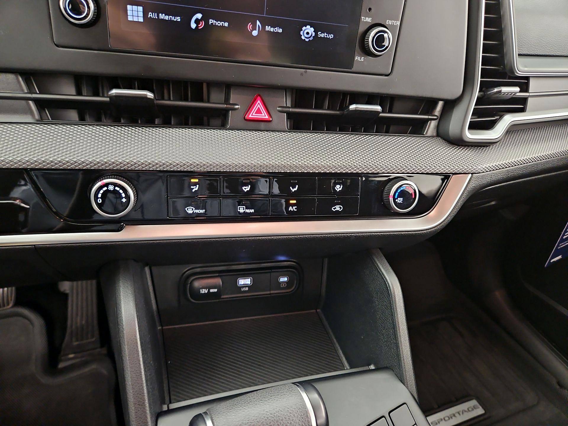 Thumbnail: 2023 Kia Sportage - 16