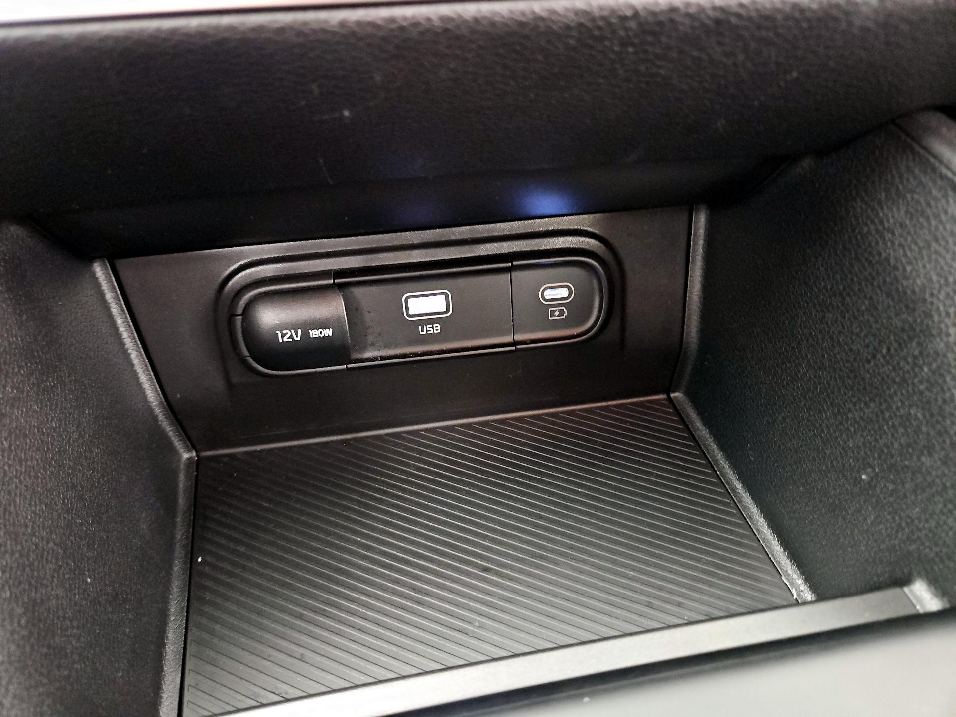 Thumbnail: 2023 Kia Sportage - 18