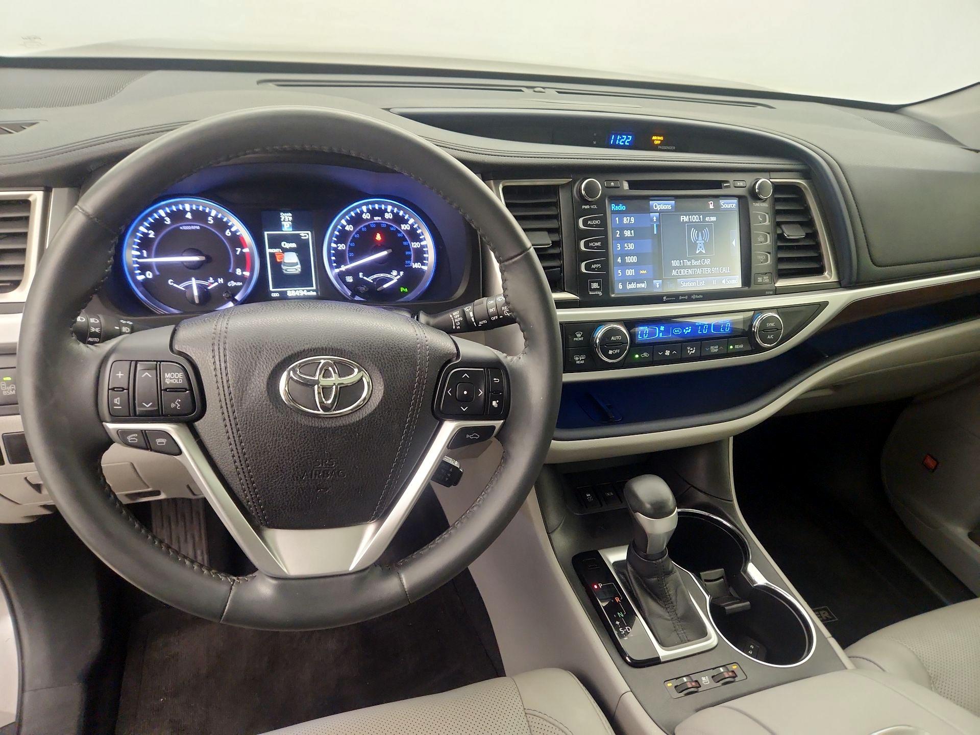 Thumbnail: 2016 Toyota Highlander - 9