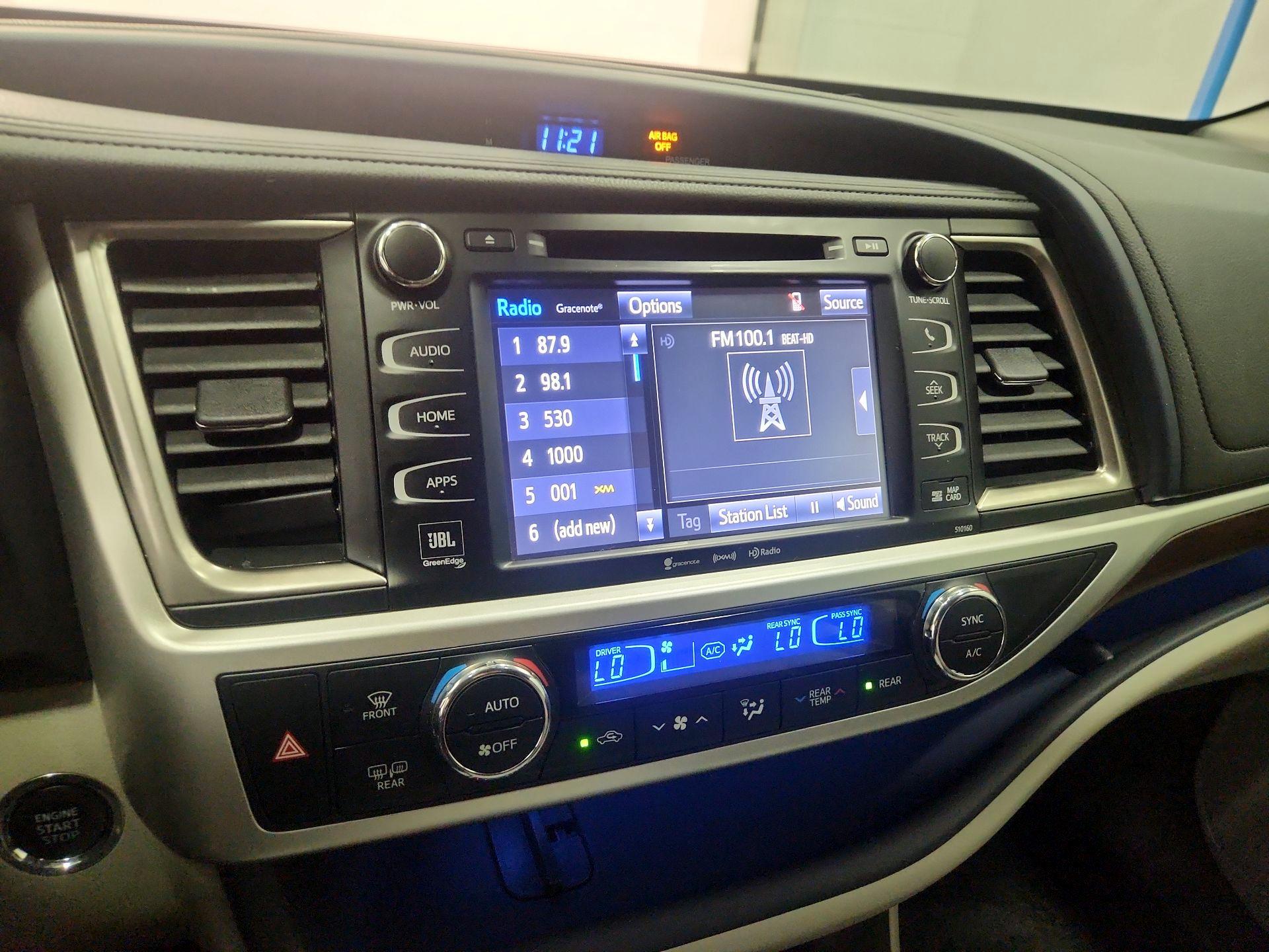 Thumbnail: 2016 Toyota Highlander - 15