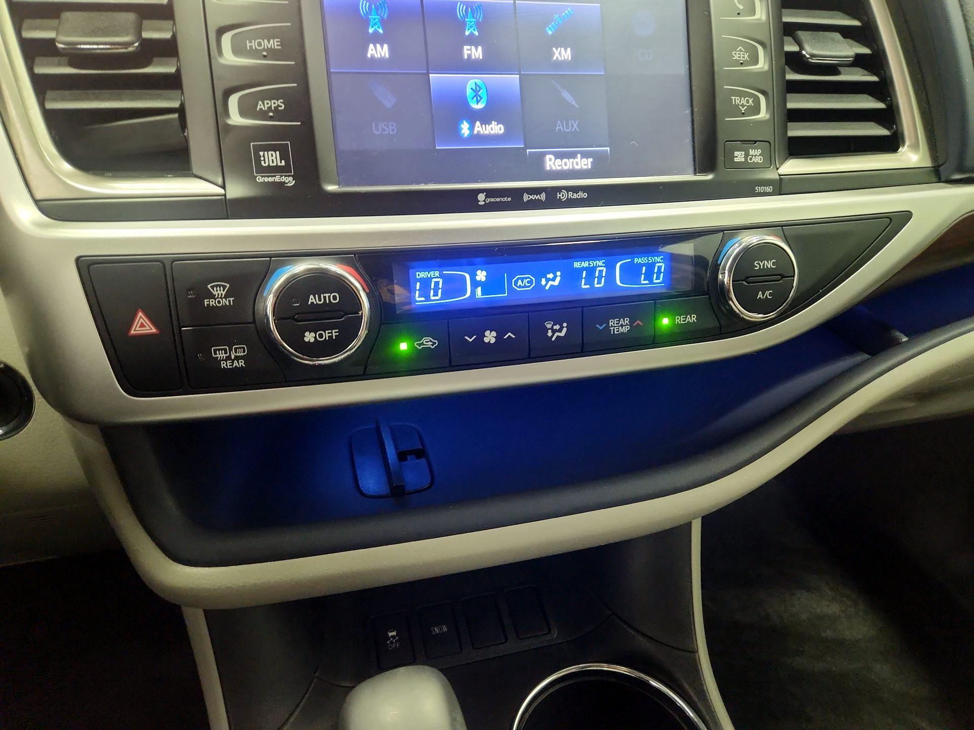 Thumbnail: 2016 Toyota Highlander - 16