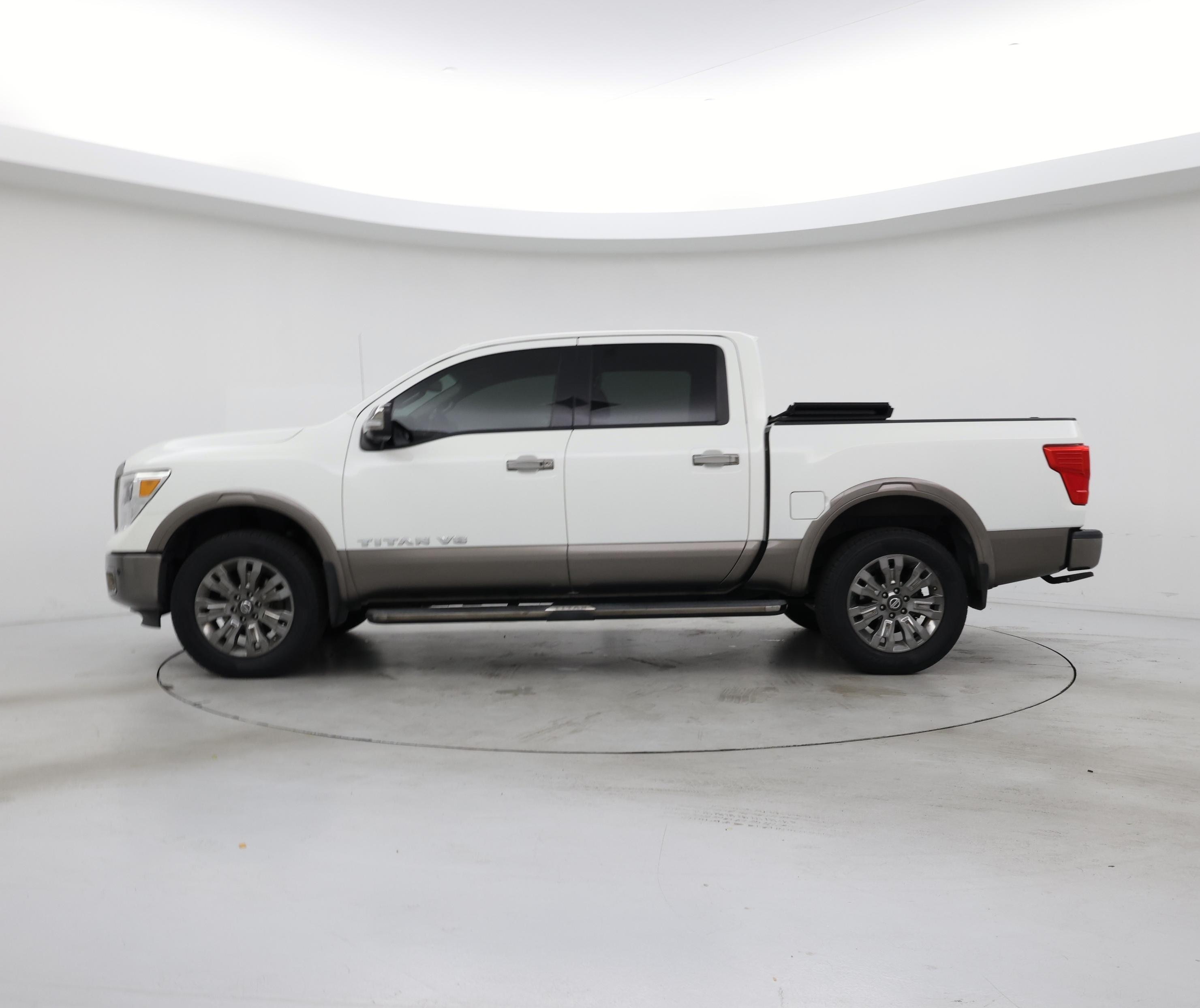 Thumbnail: 2019 Nissan Titan - 3