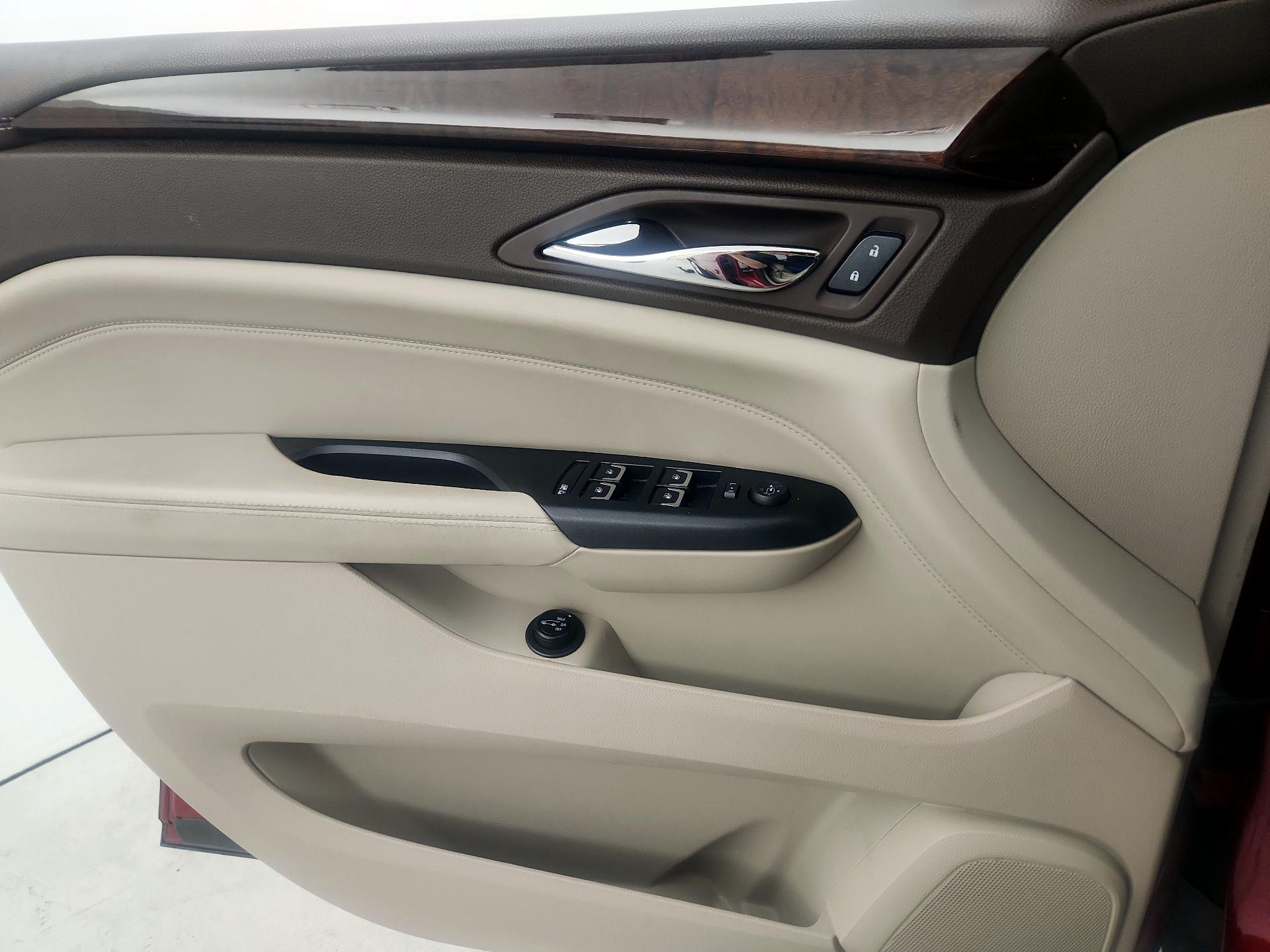 Thumbnail: 2015 Cadillac SRX - 12