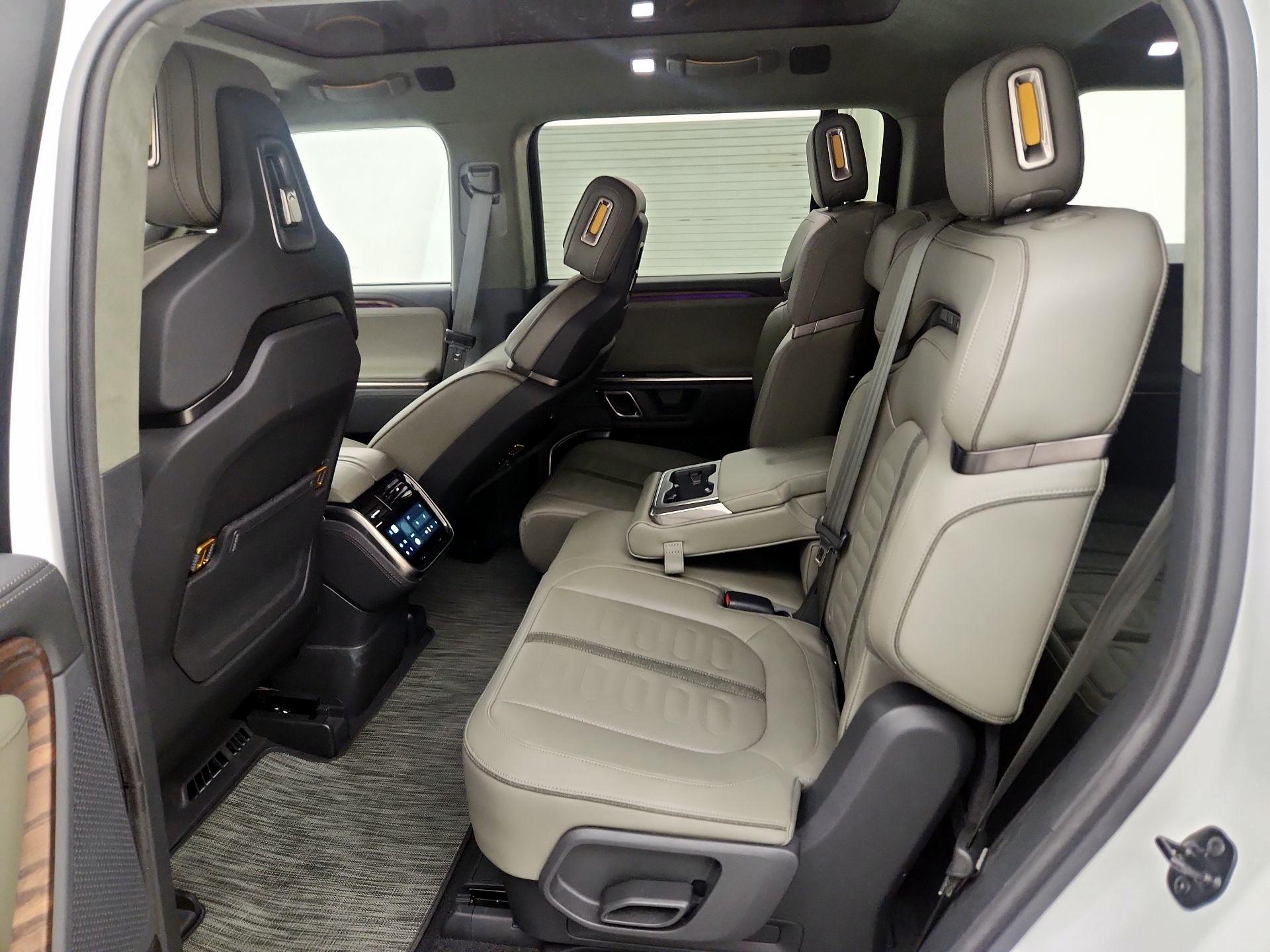 Thumbnail: 2023 Rivian R1S - 20