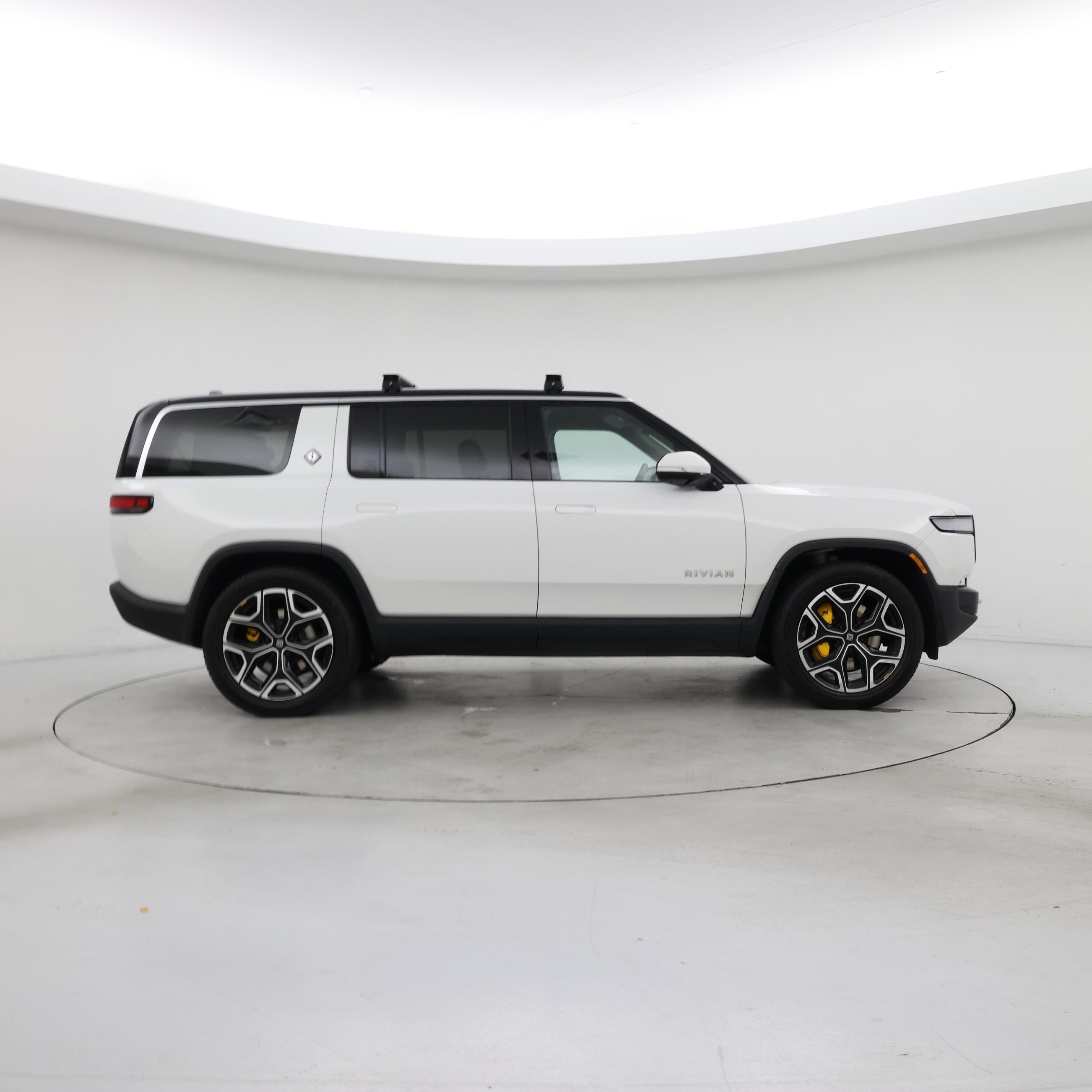 Thumbnail: 2023 Rivian R1S - 7