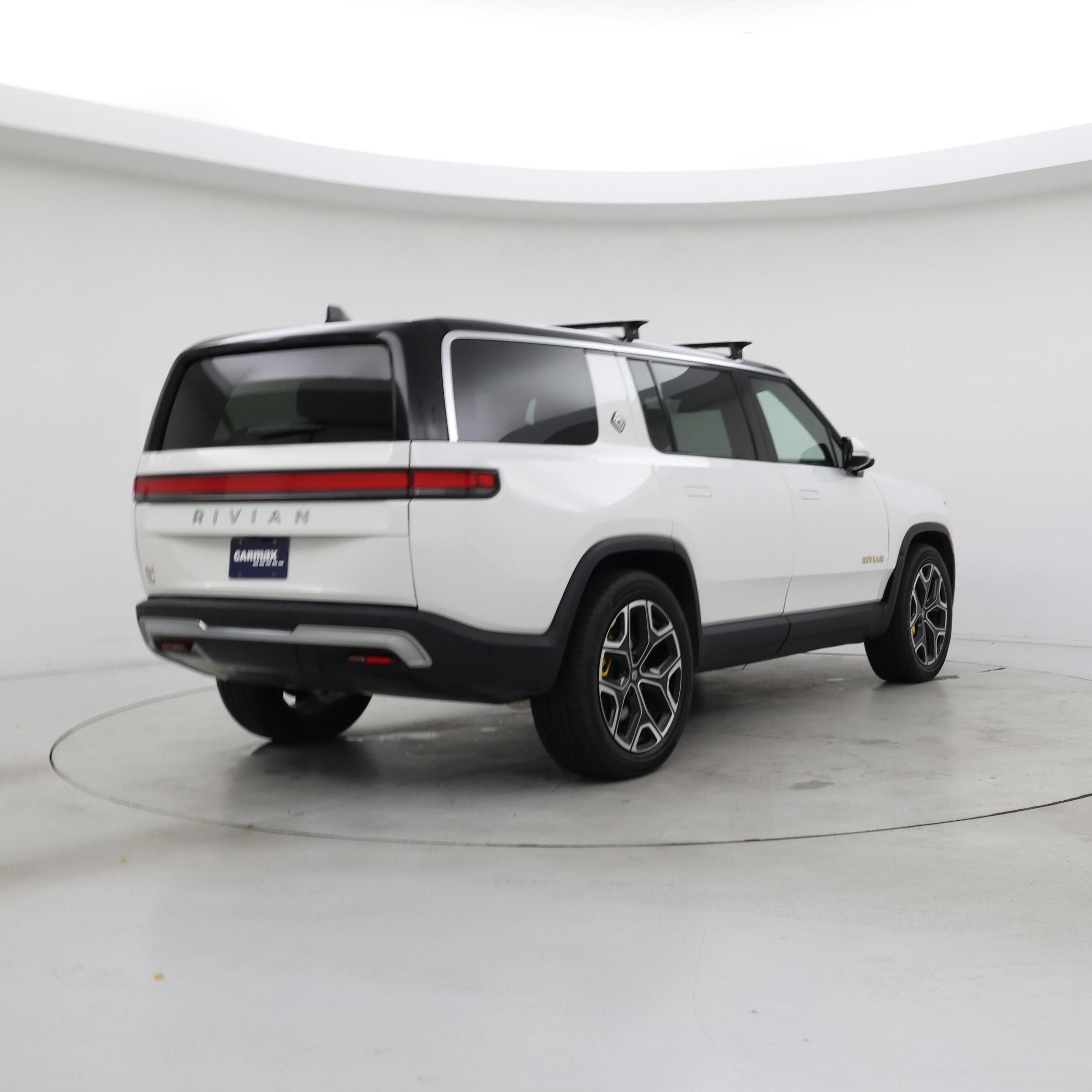 Thumbnail: 2023 Rivian R1S - 8