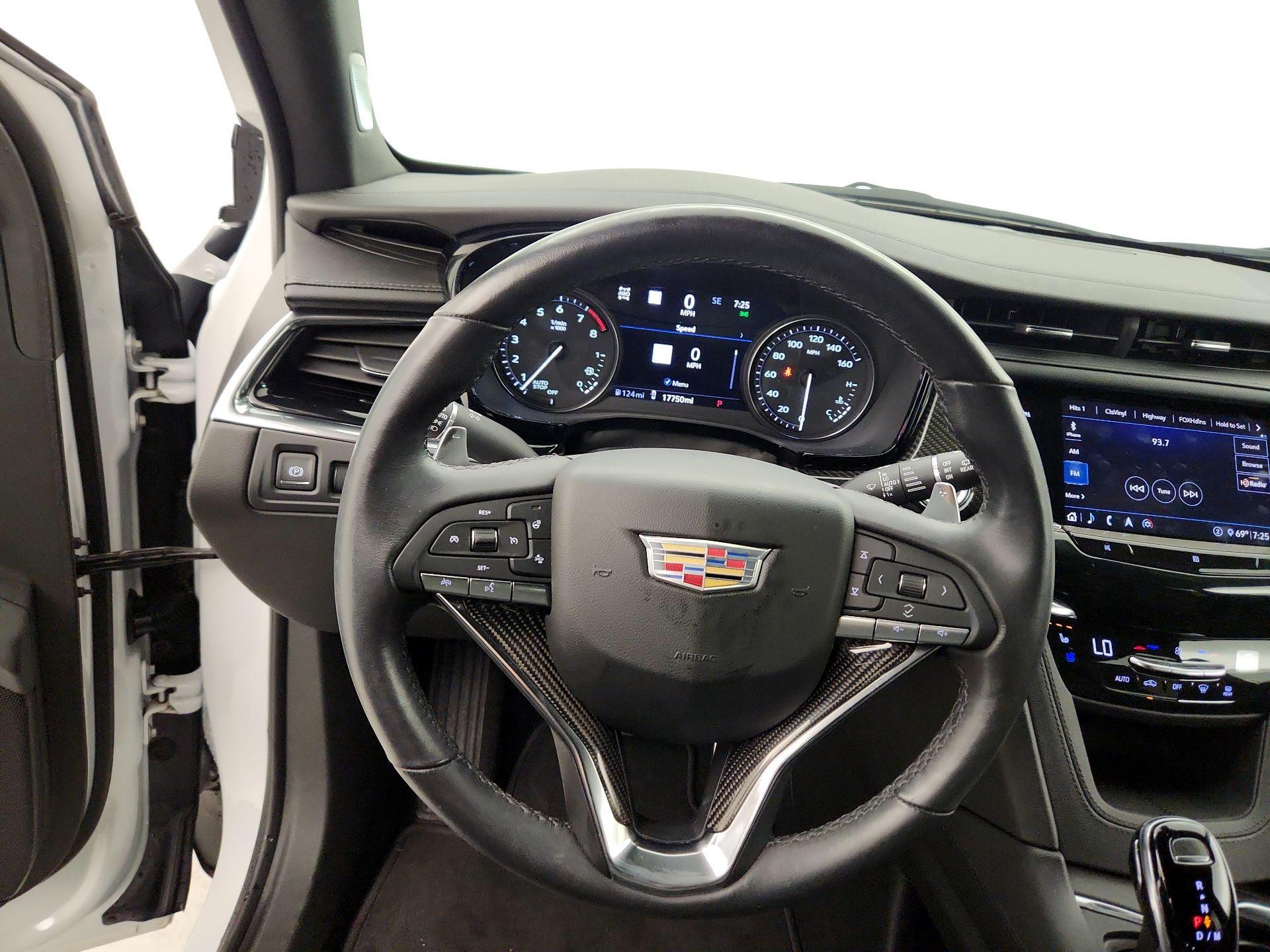 Thumbnail: 2020 Cadillac XT6 - 10