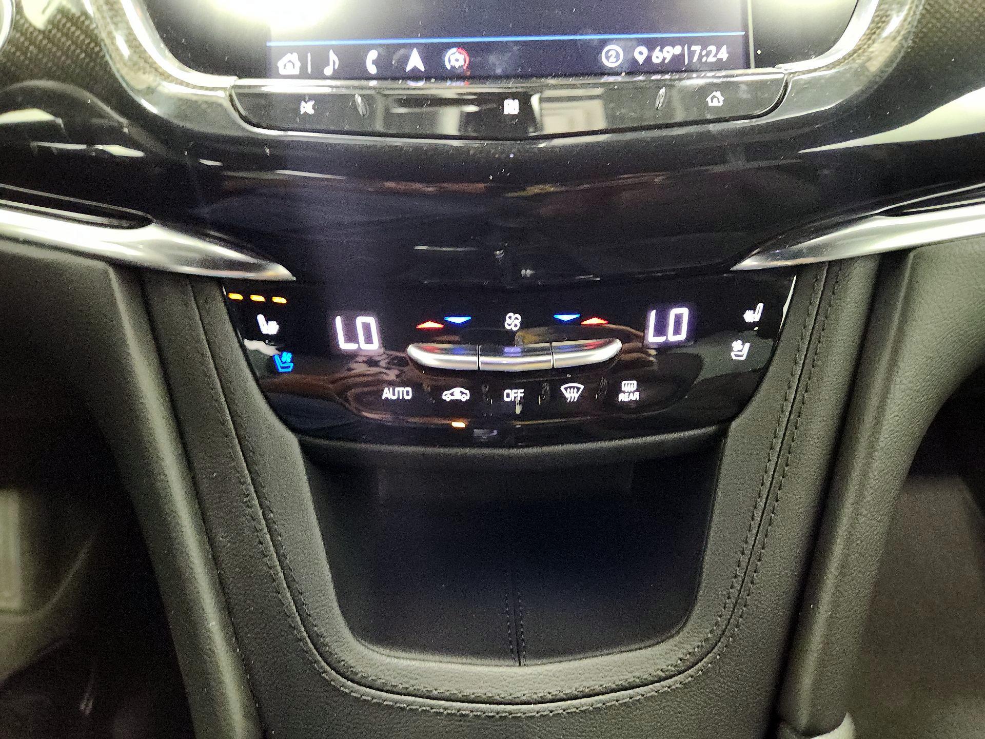 Thumbnail: 2020 Cadillac XT6 - 16