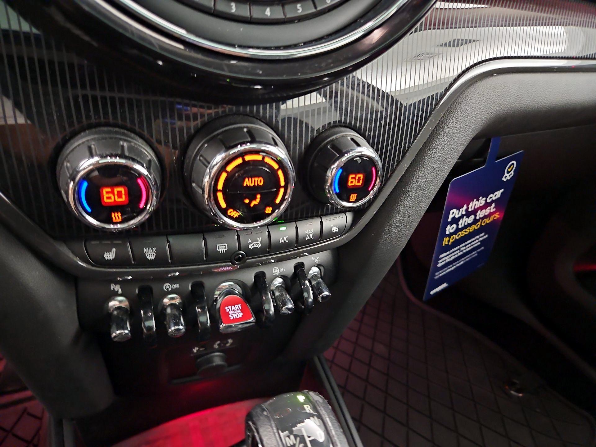 Thumbnail: 2017 MINI Cooper Countryman - 17